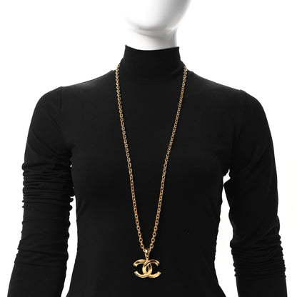 Chanel CC Pendant Necklace Gold 2 of 4