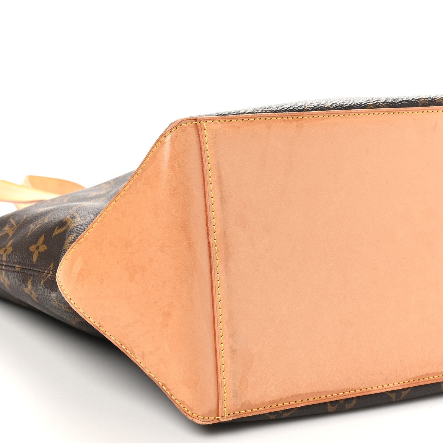 Louis Vuitton Monogram Cabas Mezzo 8 of 10