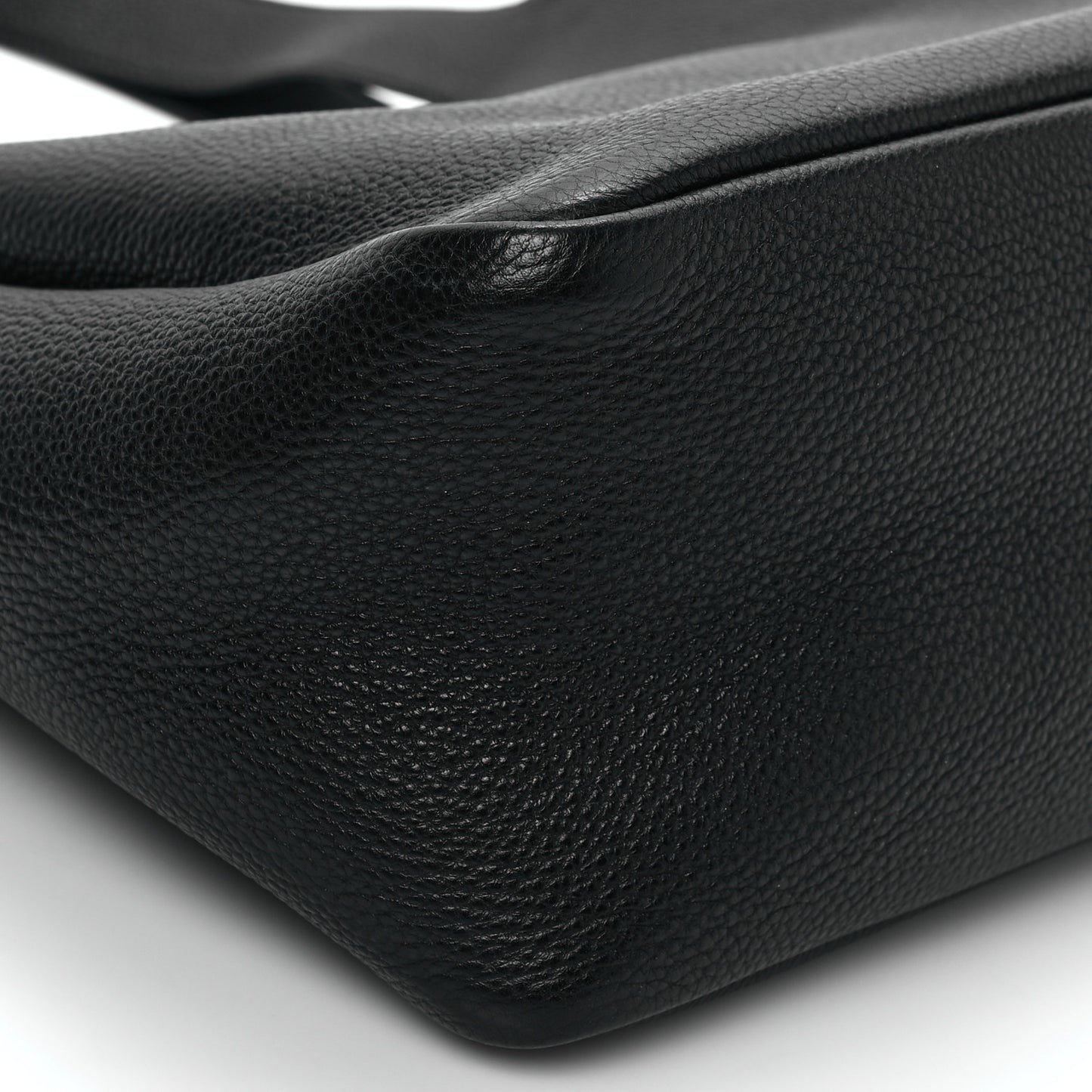 Vitello Daino Soft Medium Dynamique Tote Black