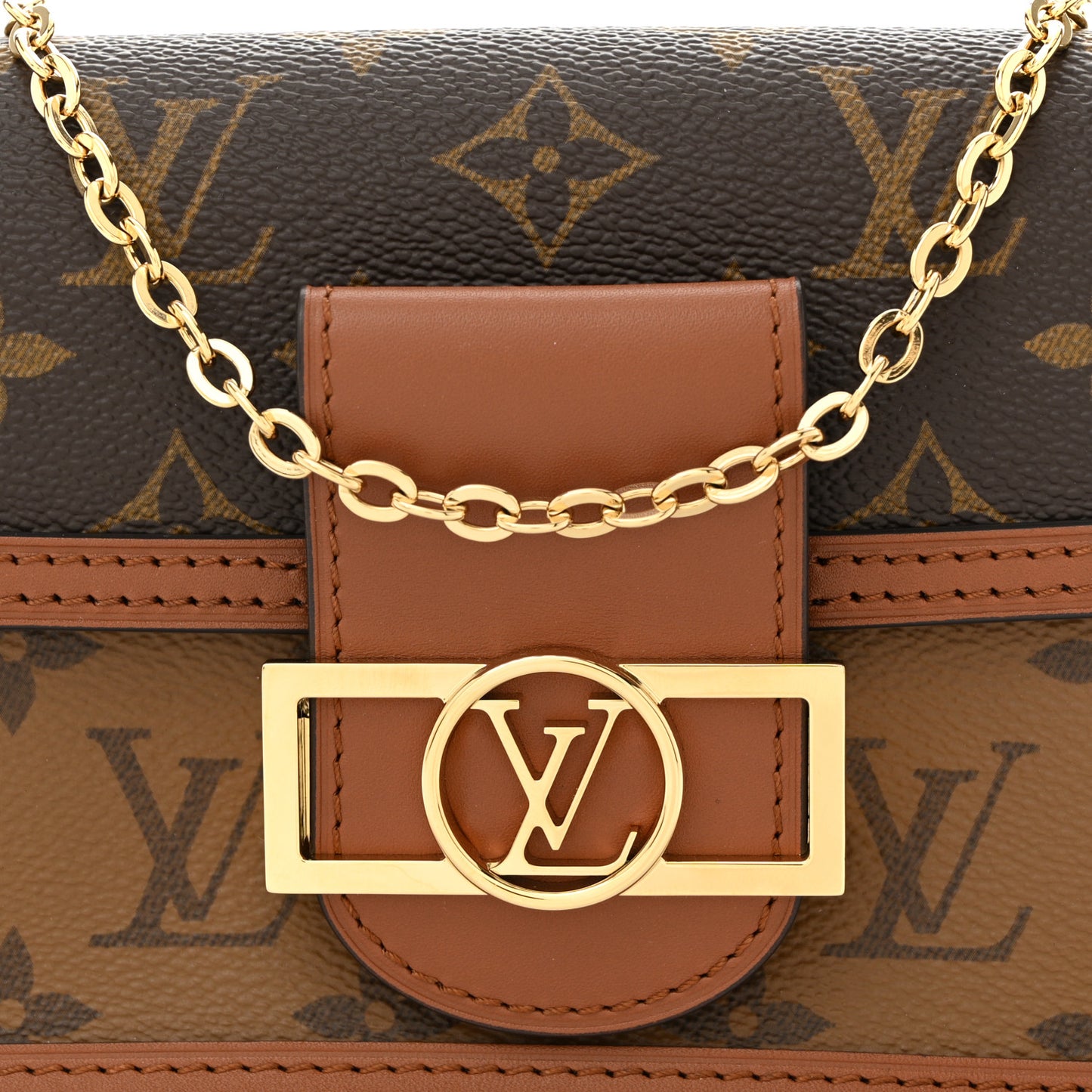 Reverse Monogram Dauphine Chain Wallet