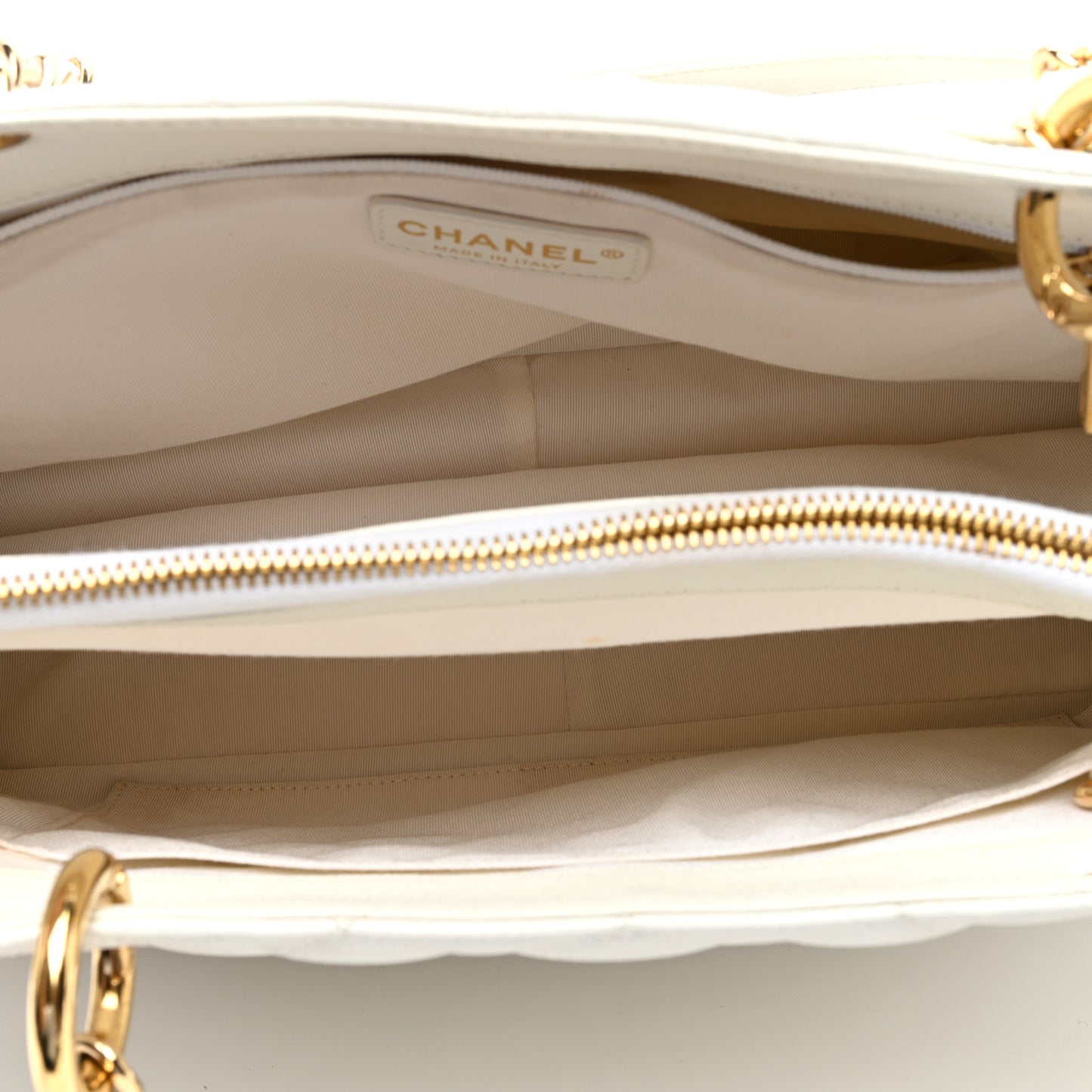 Caviar Quilted Grand Shopping Tote GST White