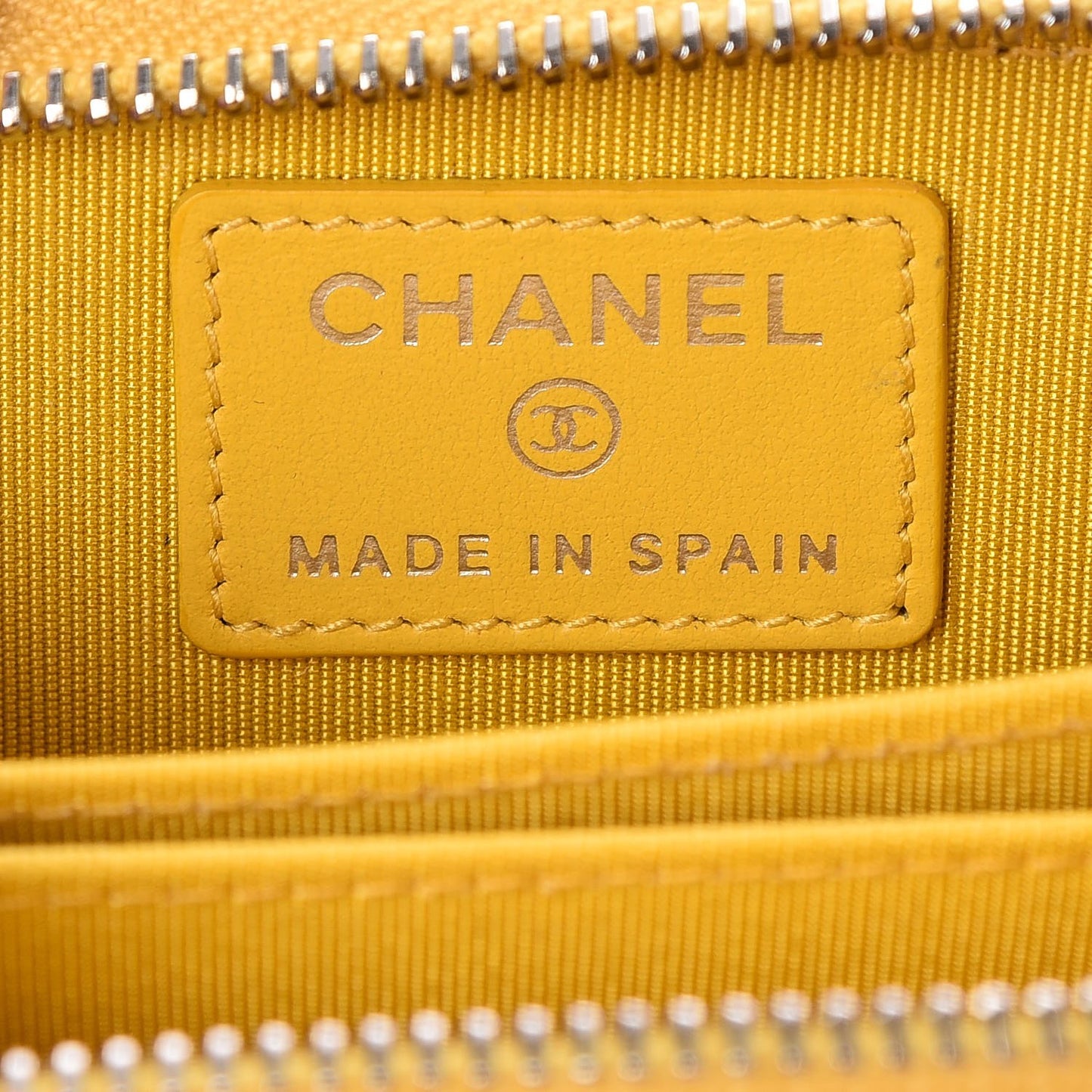 Caviar Chevron Quilted Zip Coin Purse Yellow