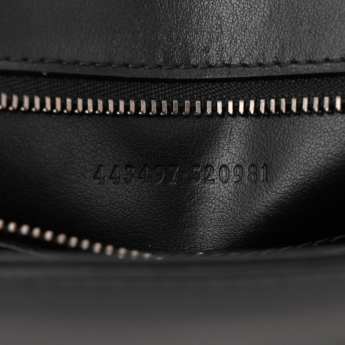 Calfskin Matelasse Monochrome Small GG Marmont Shoulder Bag Black