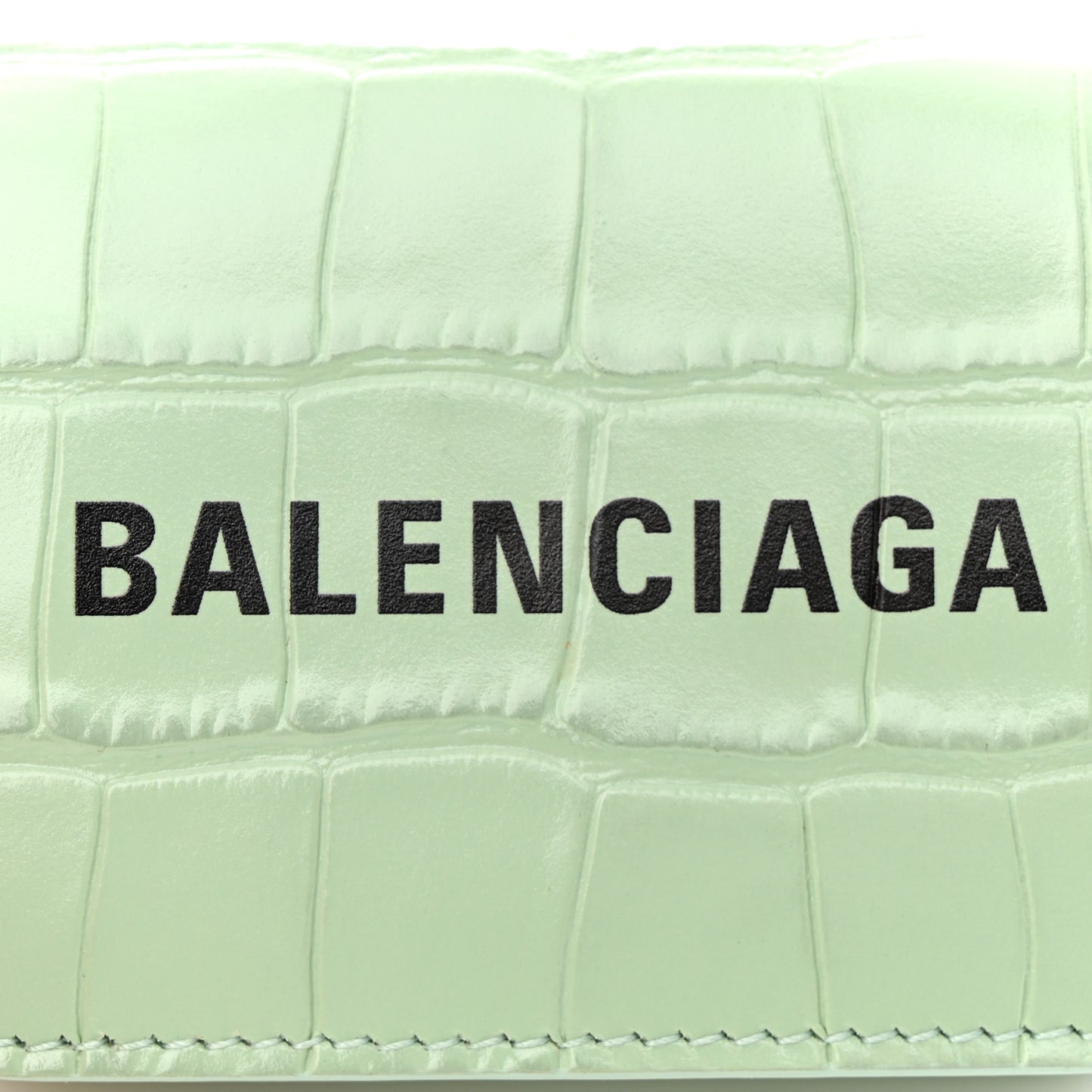 Shiny Calfskin Logo Crocodile Embossed Logo Mini Cash Wallet On Chain Light Green Black