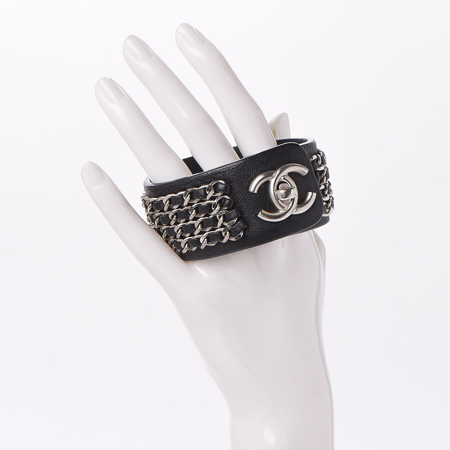 Calfskin CC Chain Turnlock Bracelet L Black