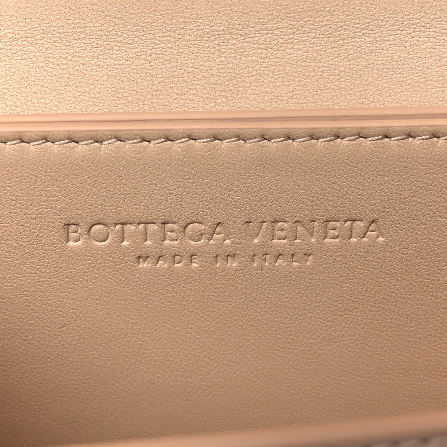 Spazzolato Calfskin Classic Mini BV Bag Nude