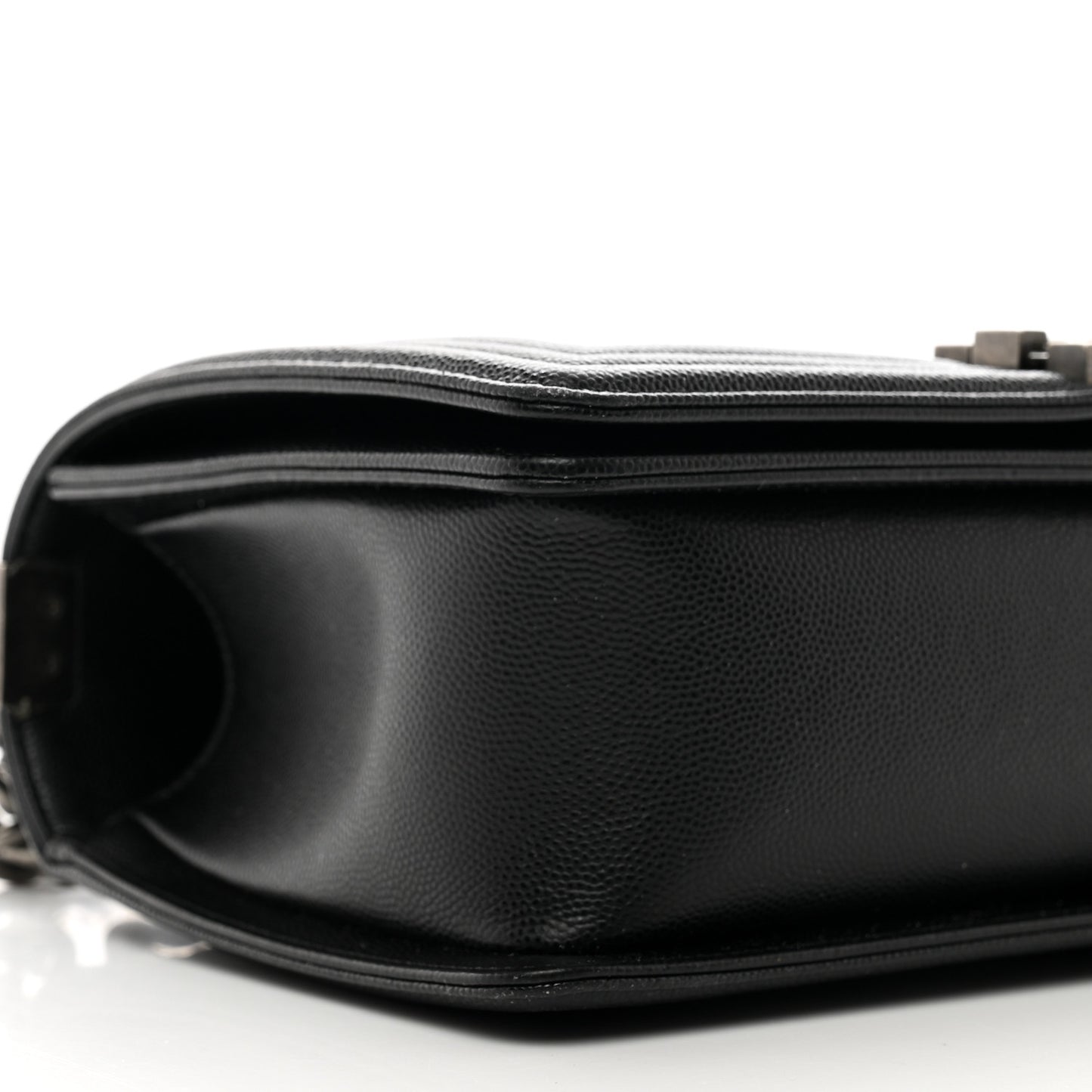 Caviar Quilted Medium Boy Flap Black