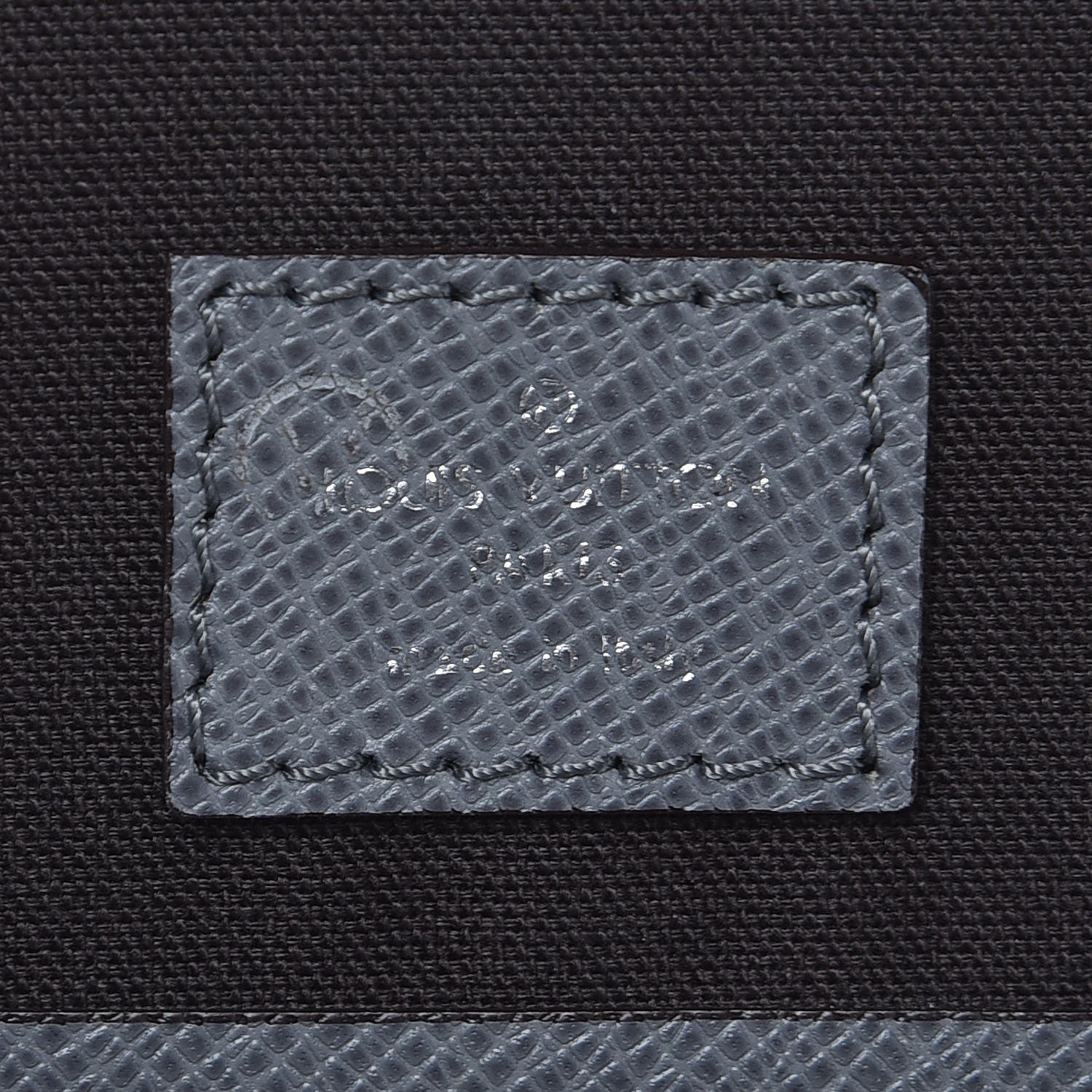 Louis Vuitton Taiga Mitka Suitcase Glacier 6 of 7