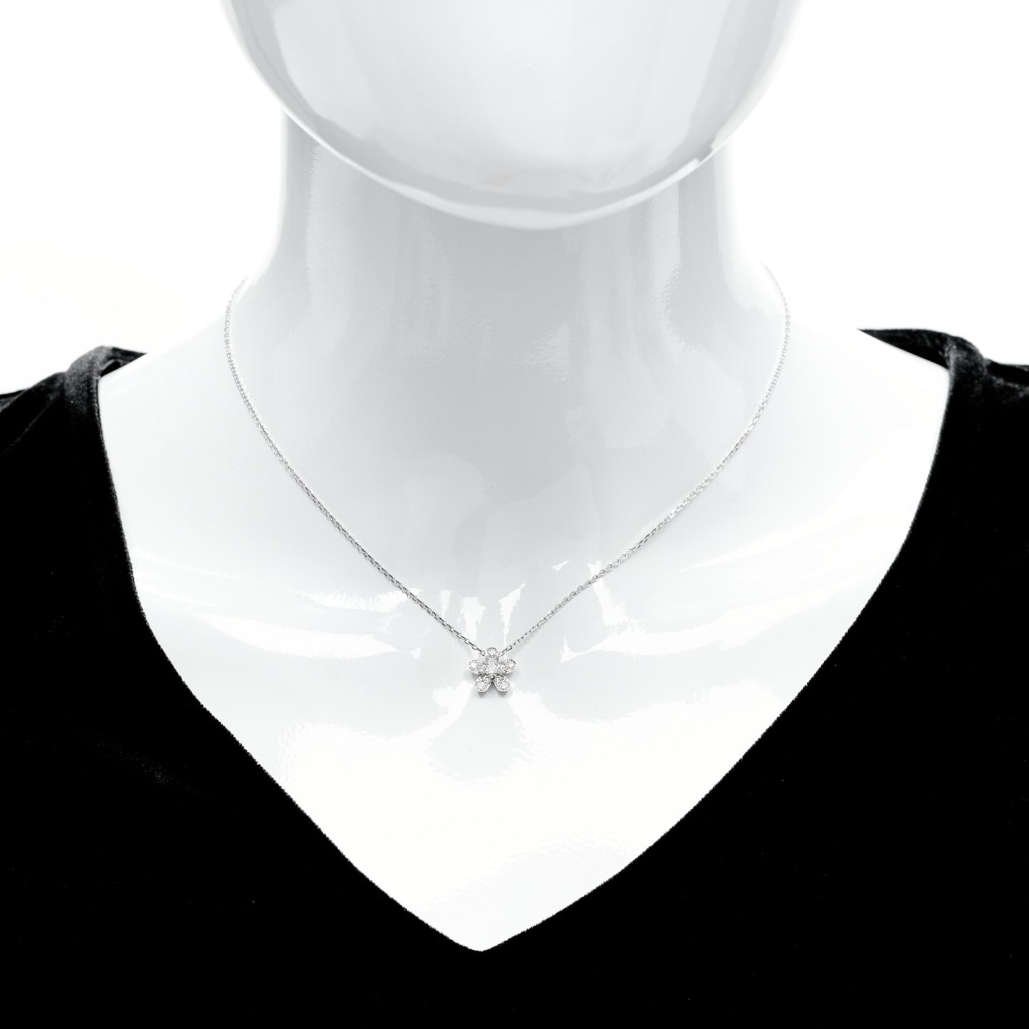 18K White Gold Diamond Socrate One Flower Pendant Necklace