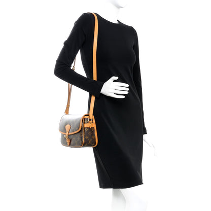 Louis Vuitton Monogram Sologne 2 of 11