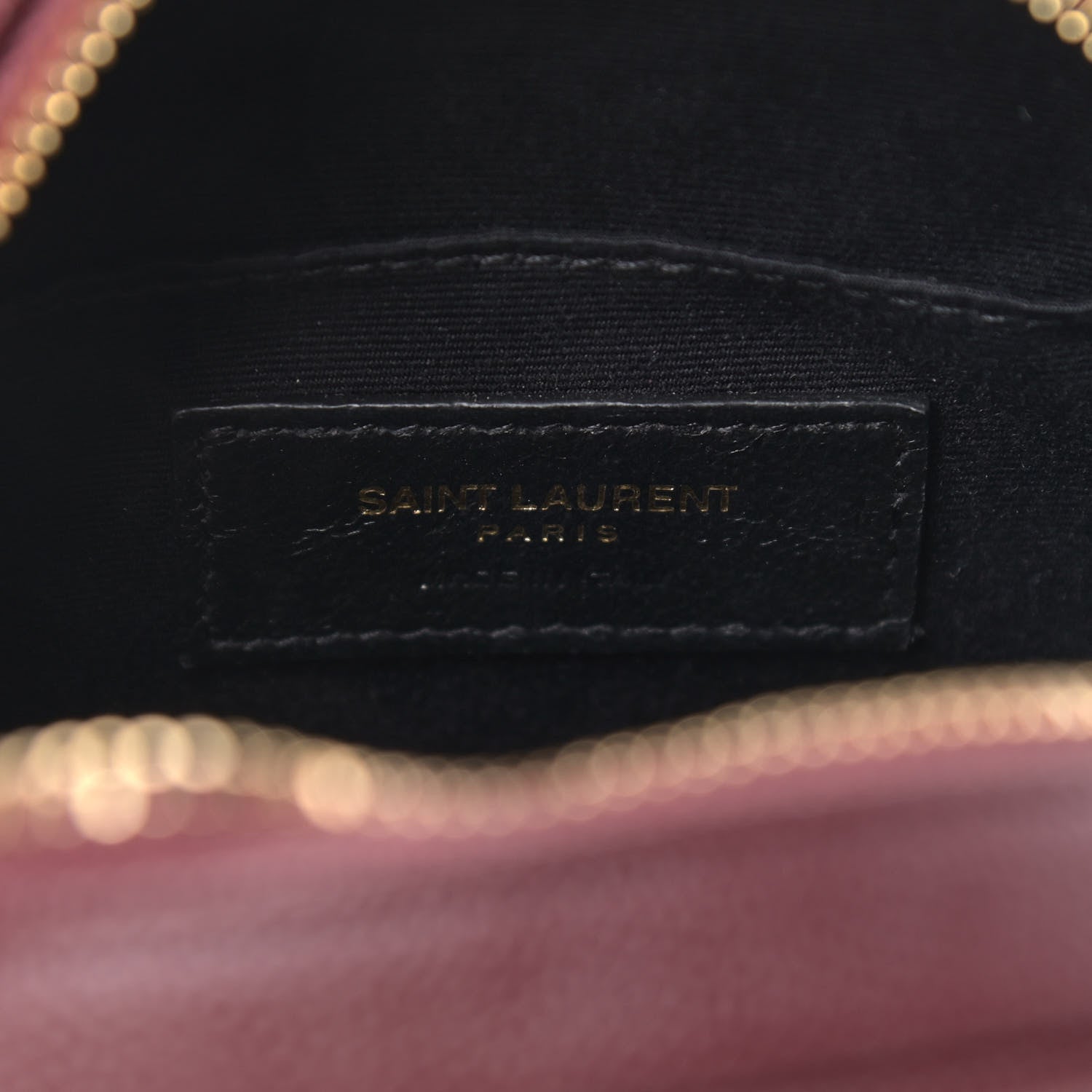 Saint Laurent Grain De Poudre Matelasse Chevron Quilted Round Vinyle Camera Bag Rouge Legion 5 of 8