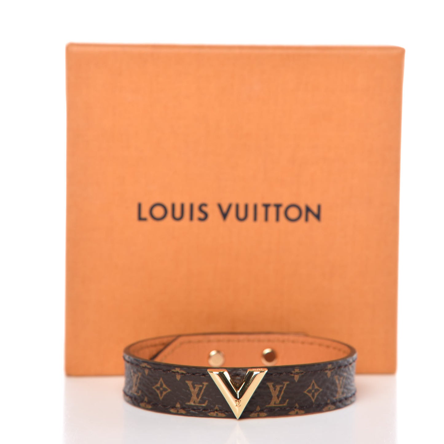 Monogram Essential V Bracelet 17