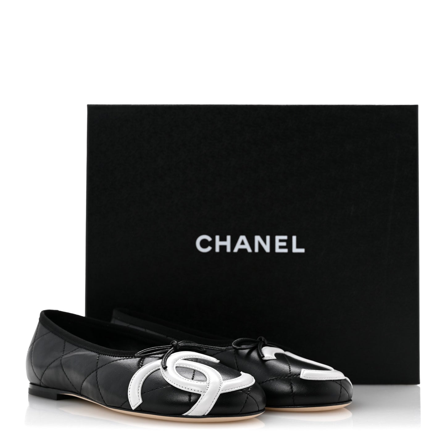 Lambskin Quilted CC Cambon Ballet Flats 36 Black White