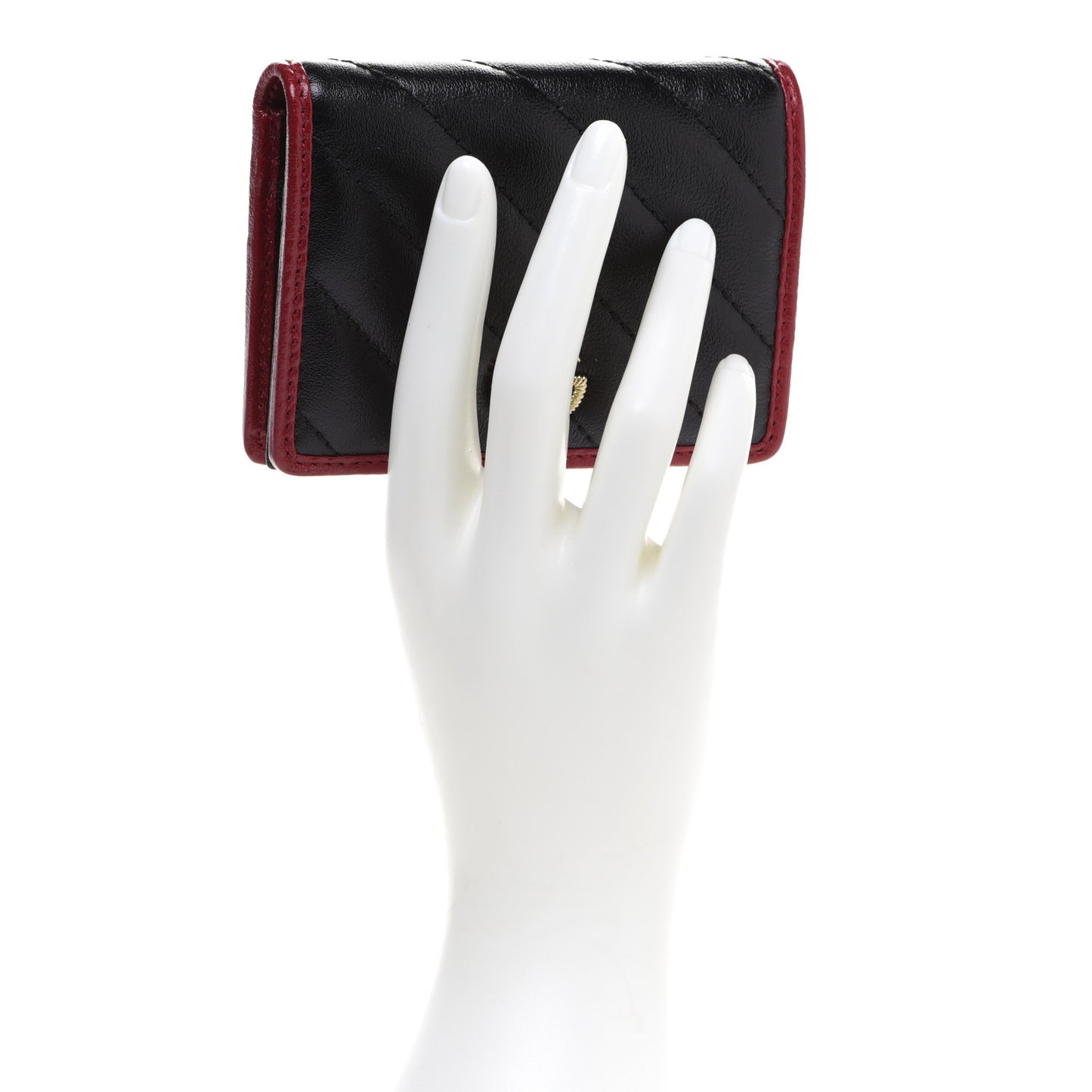 Vintage Effect Calfskin Matelasse Diagonal Torchon GG Marmont Card Case Wallet Black Romantic Cherry