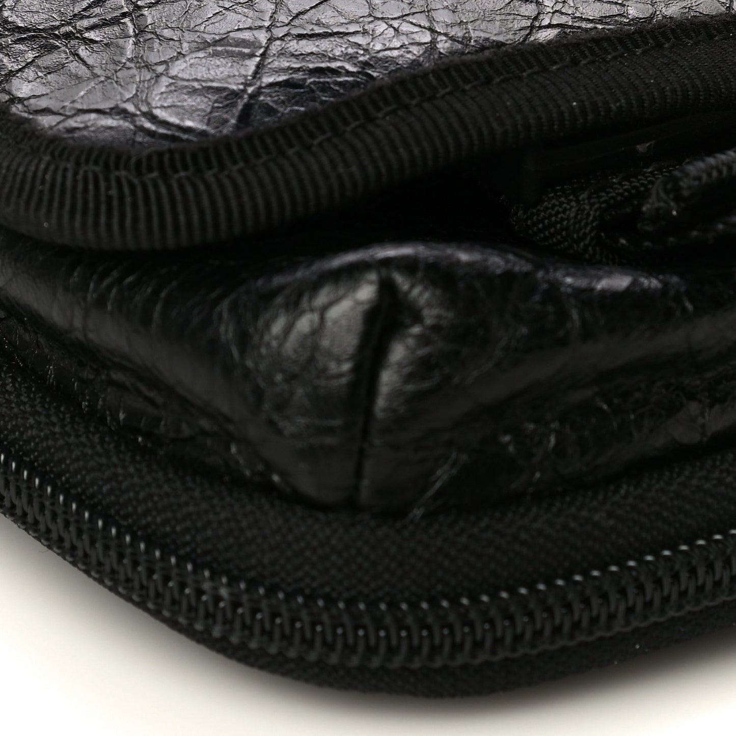 Agneau Explorer Crossbody Black