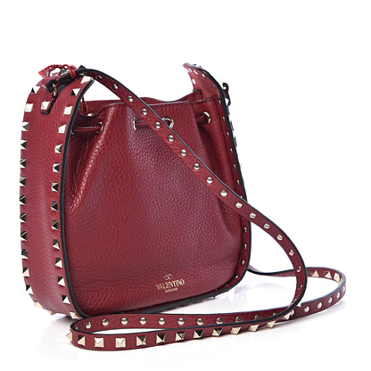 Valentino Garavani Grained Calfskin Rockstud Bucket Bag Rubino 3 of 9