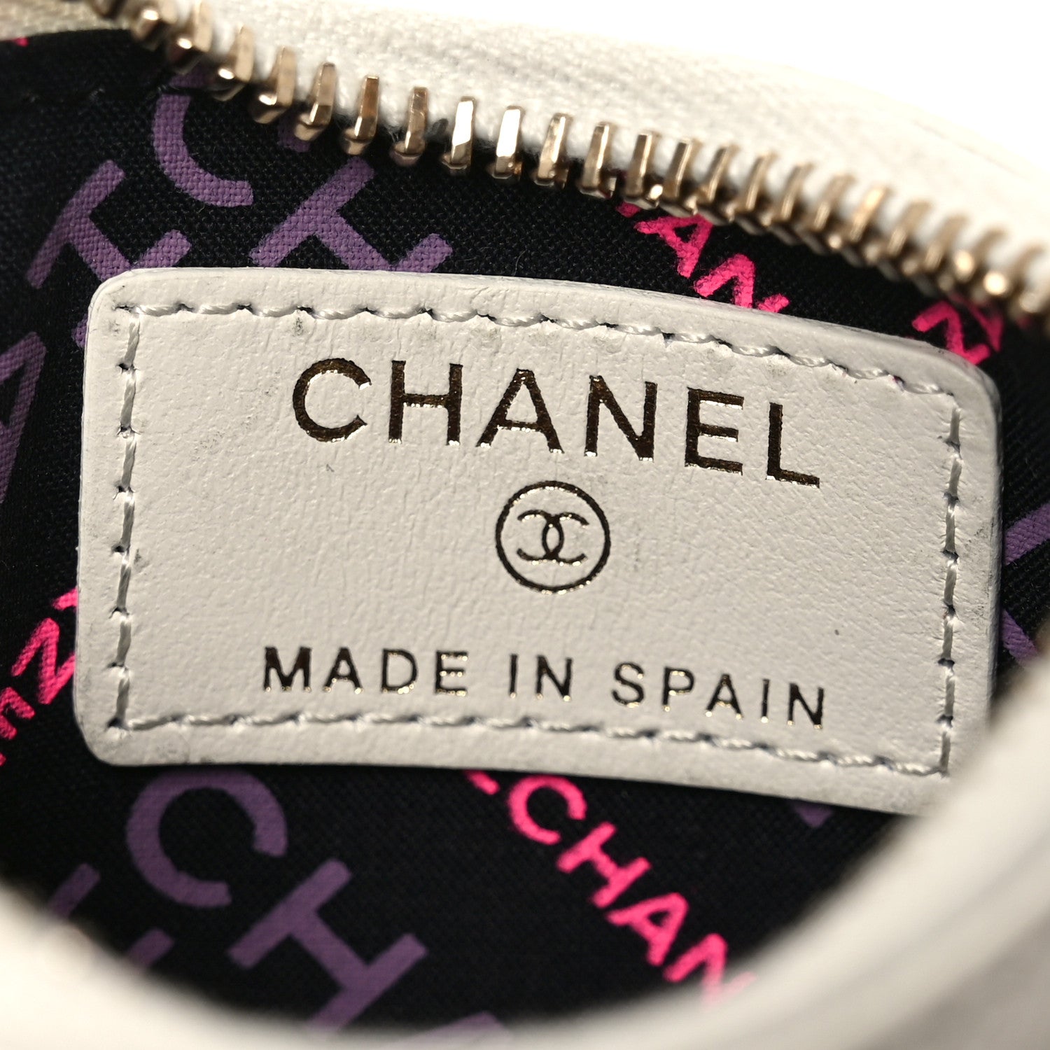 Chanel Caviar Quilted CC Zip Card Holder White 1870176 – FASHIONPHILE