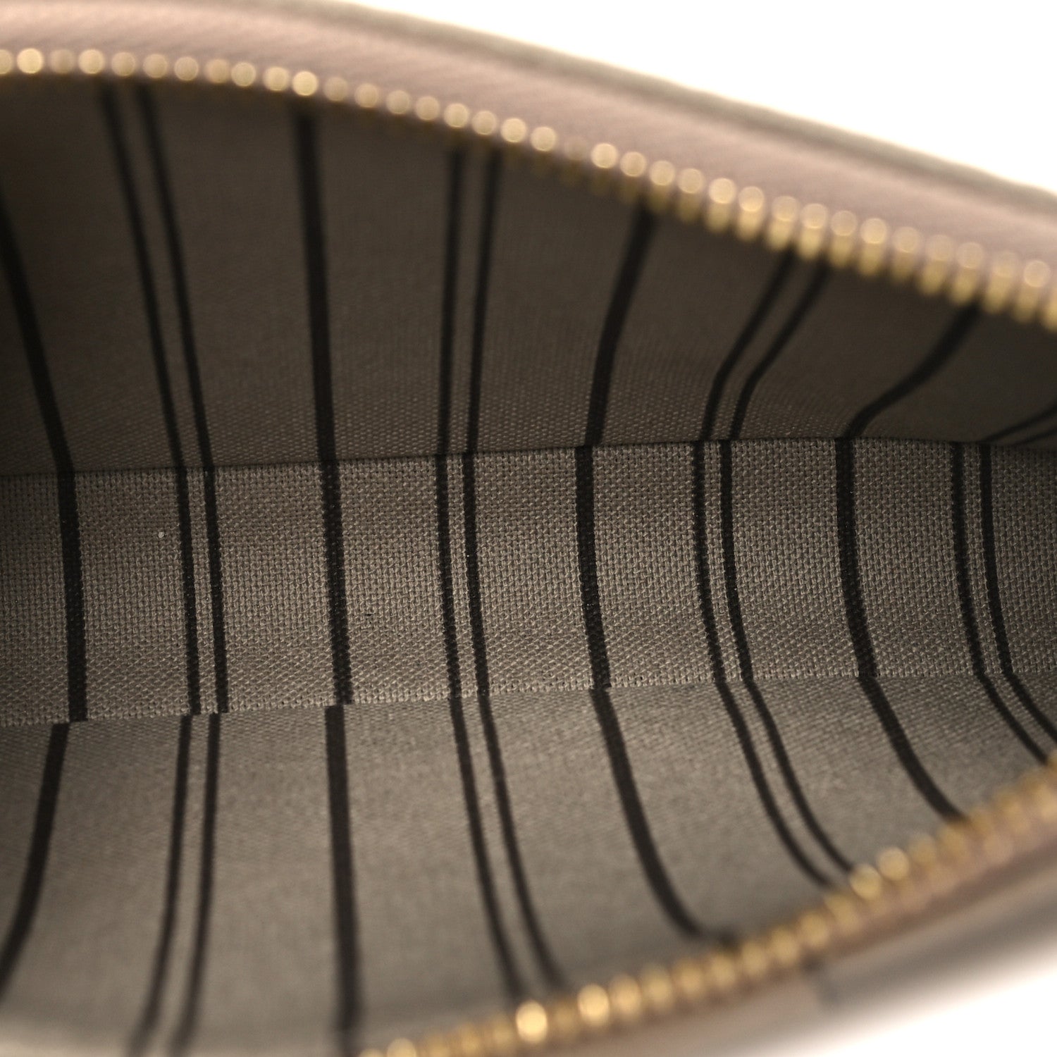 Louis Vuitton Empreinte Easy Pouch On Strap Tourterelle 4 of 9