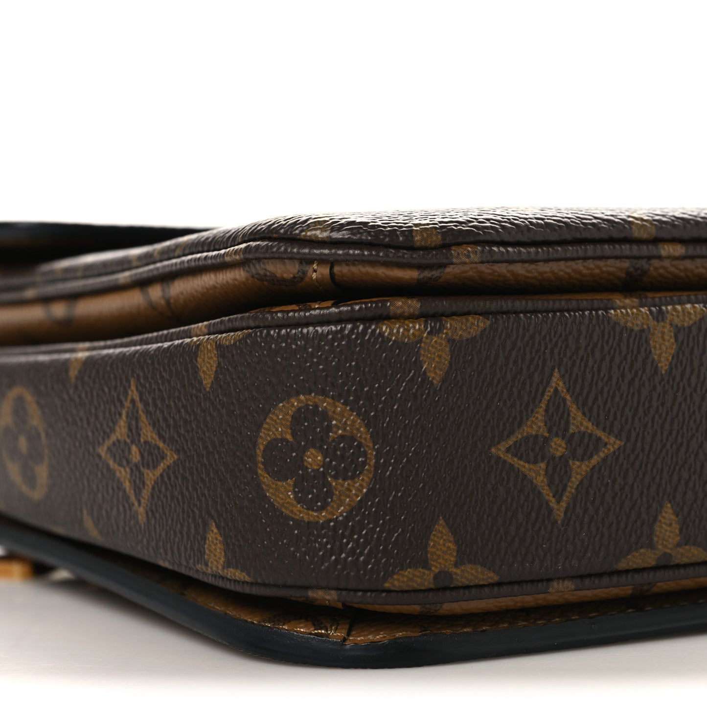 Reverse Monogram Pochette Metis