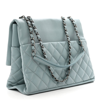 Chanel Distressed Calfskin Hamptons Flap Light Blue 3 of 10