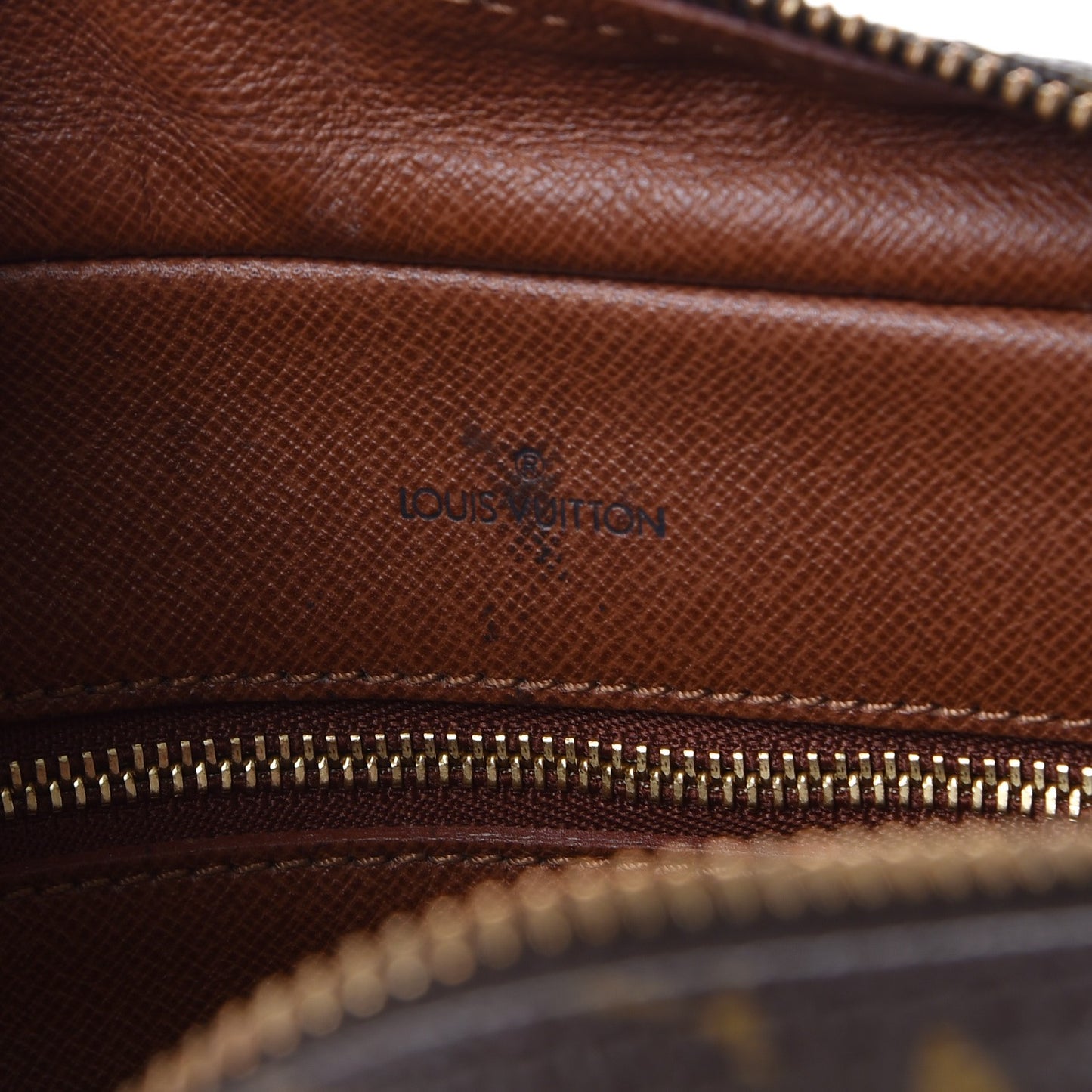 Monogram Nil 28