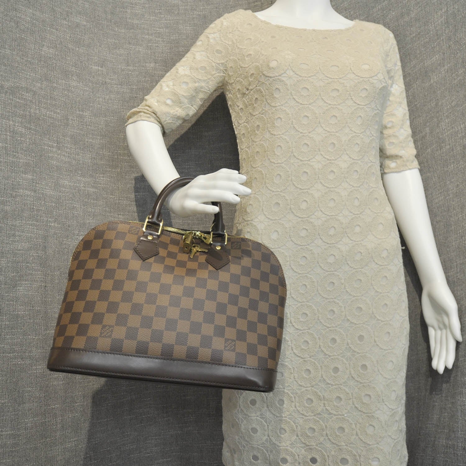 Louis Vuitton Damier Ebene Alma 2 of 9