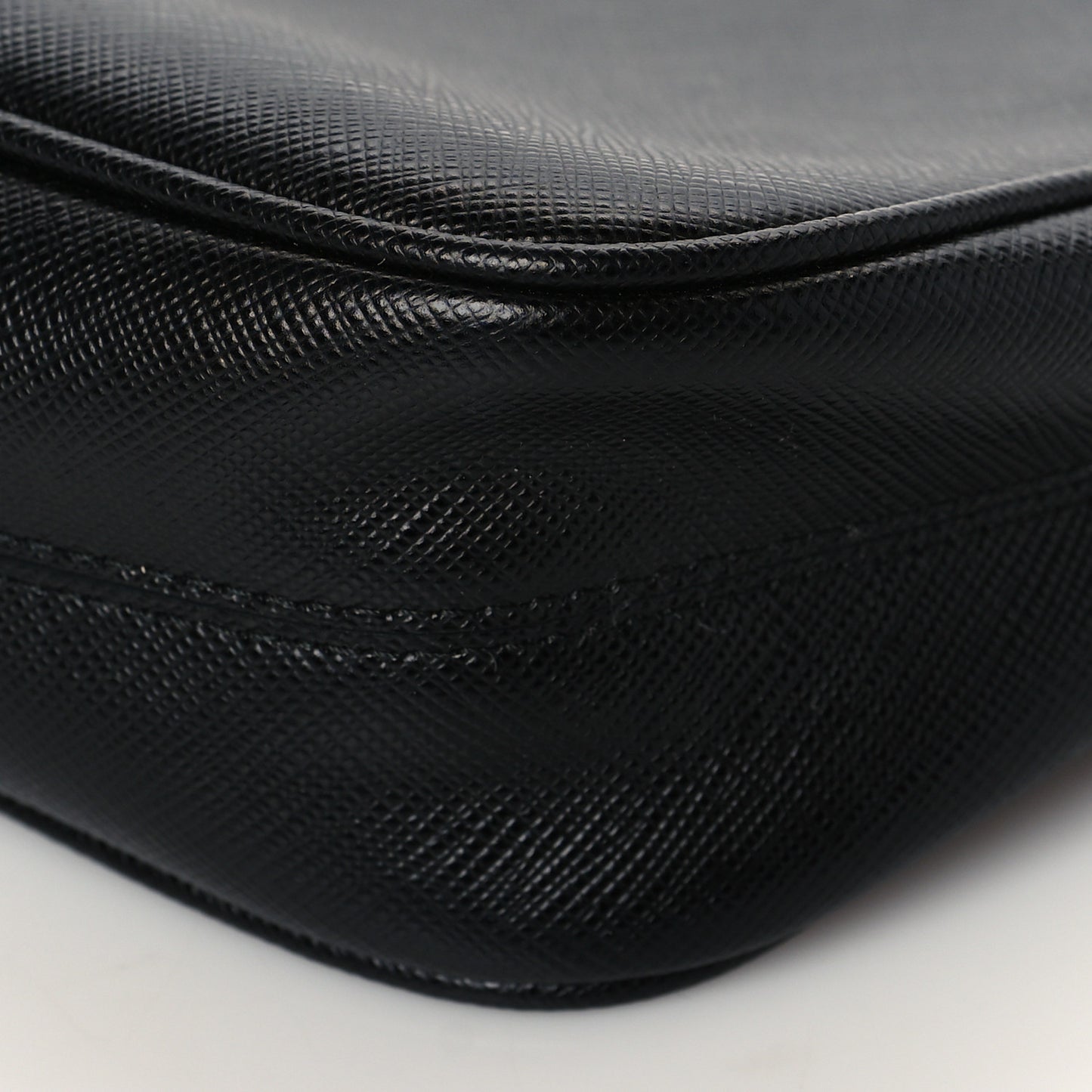 Saffiano Lux Re-Edition 2005 Shoulder Bag Black