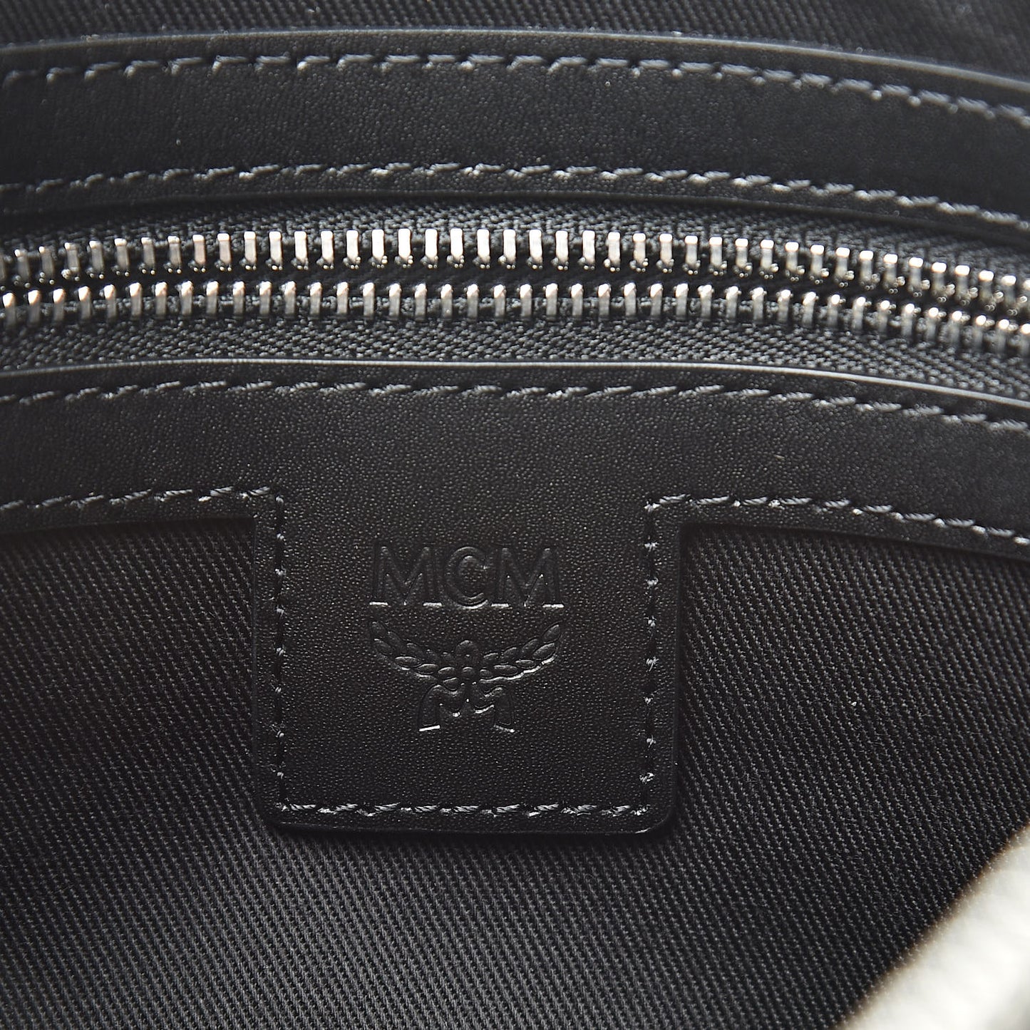 Visetos Medium Crossbody Pouch Black