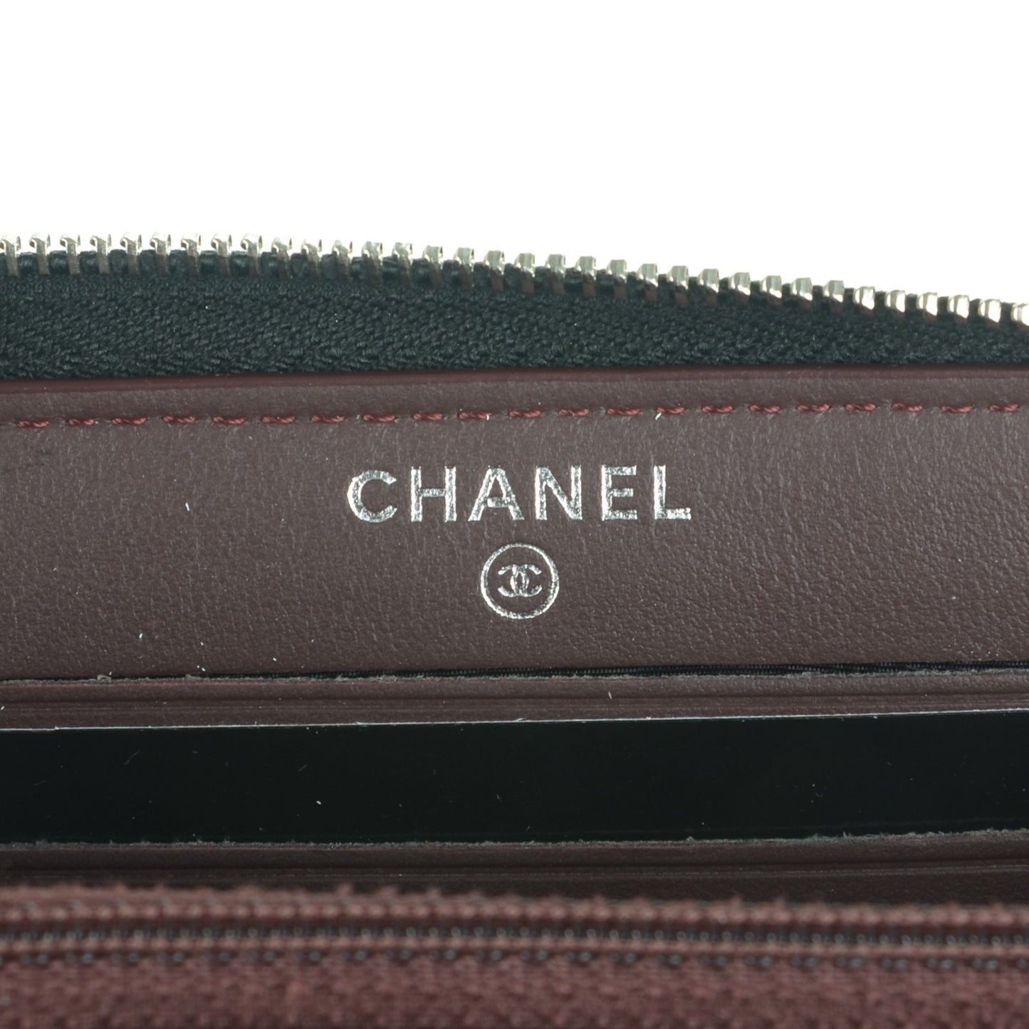 Caviar Chevron Quilted Small Zip Around Wallet Black