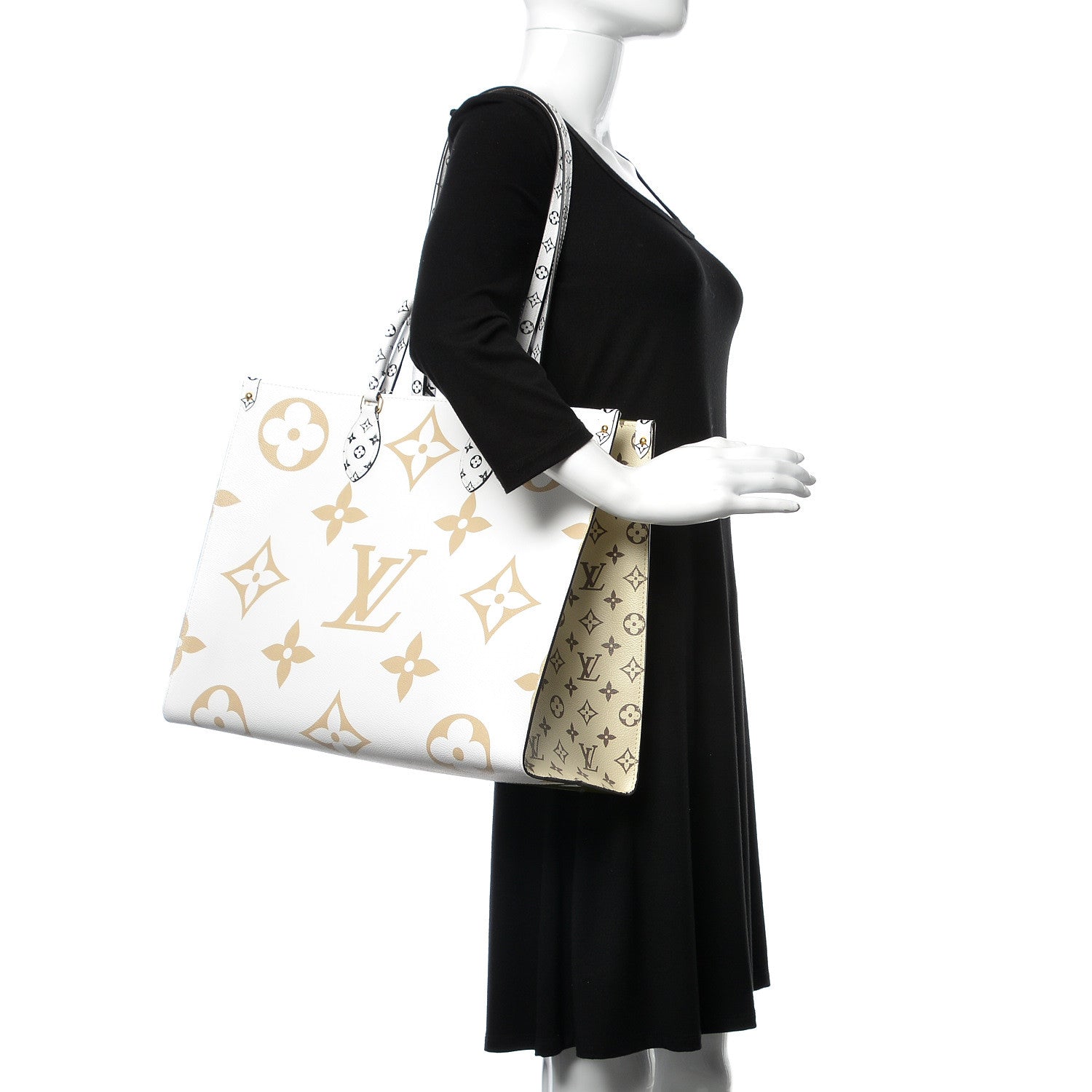 Louis Vuitton Monogram Giant Onthego GM Kaki Beige 3 of 11