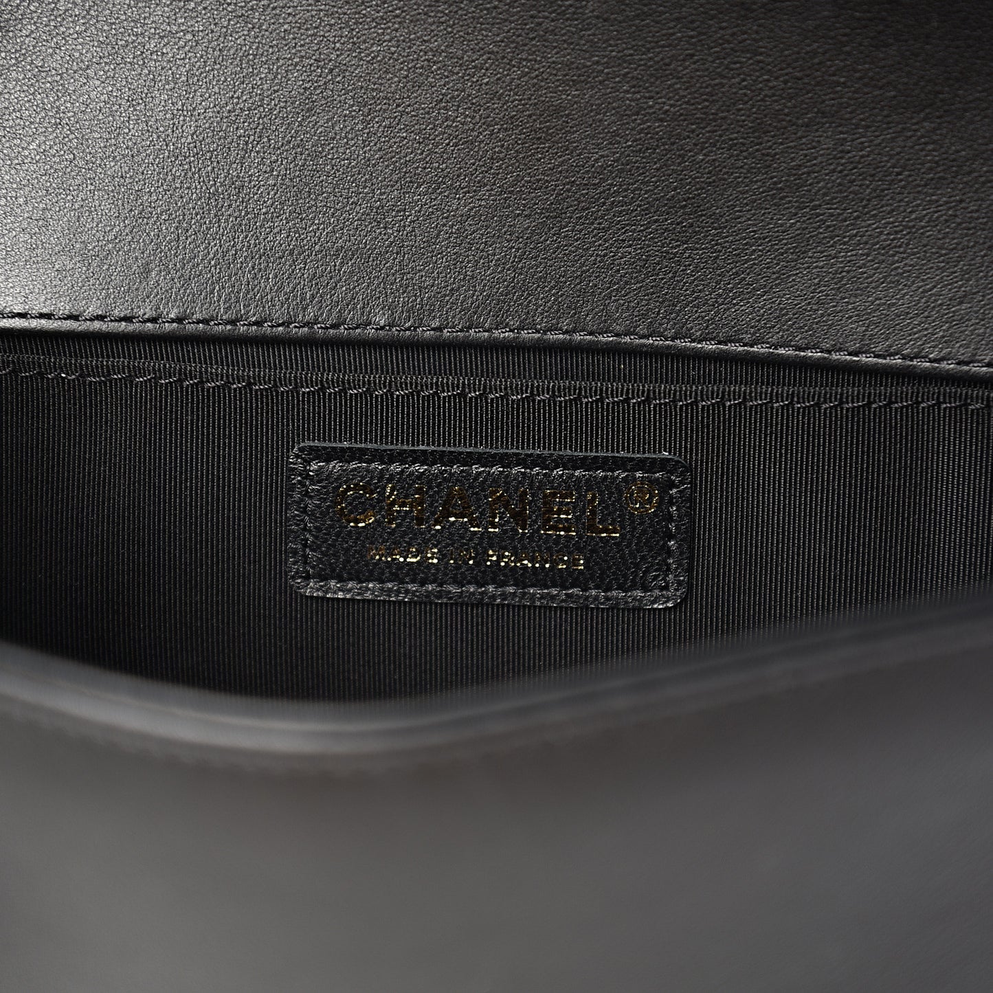 Calfskin Pearl Small Boy Flap Black