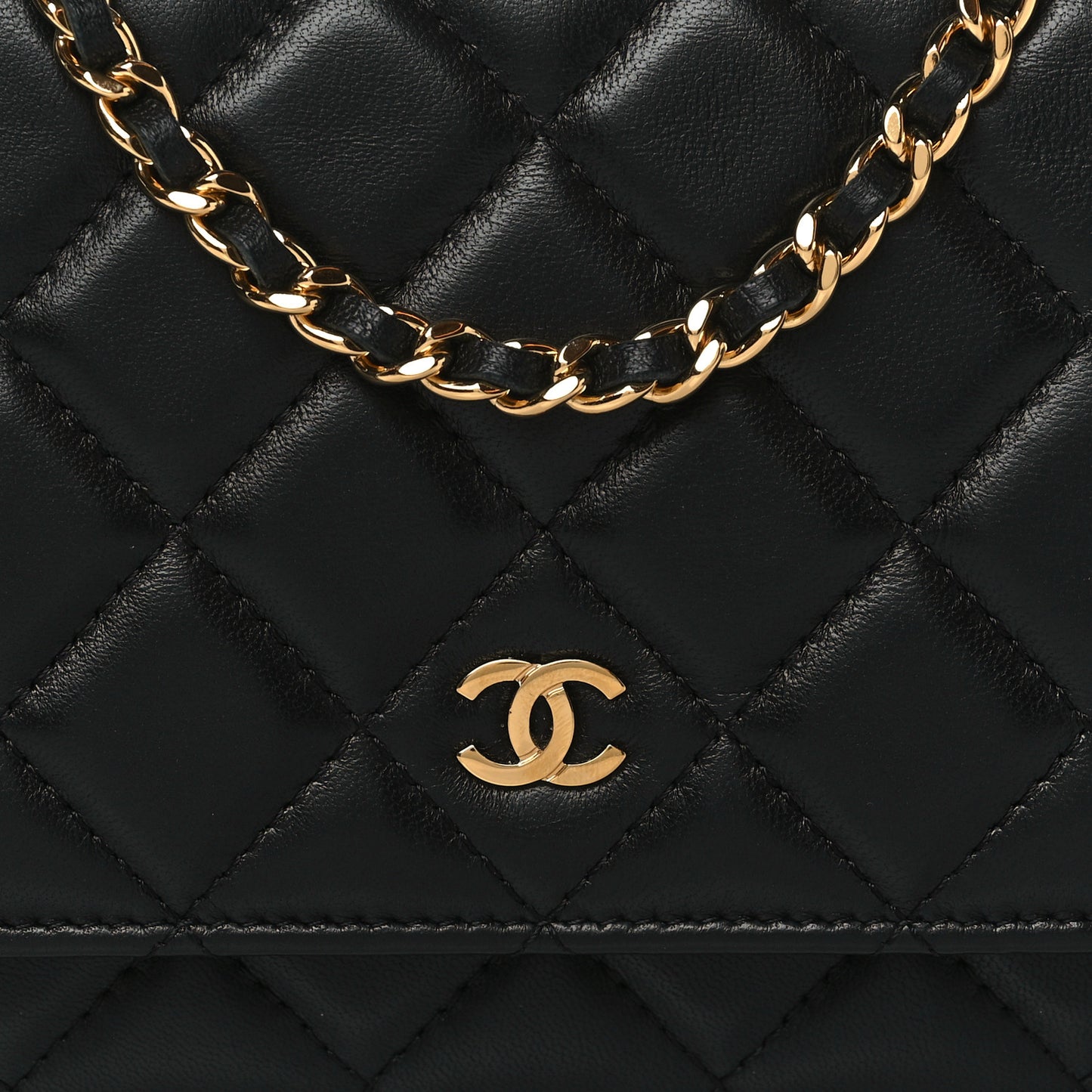 Lambskin Quilted Wallet On Chain WOC Black