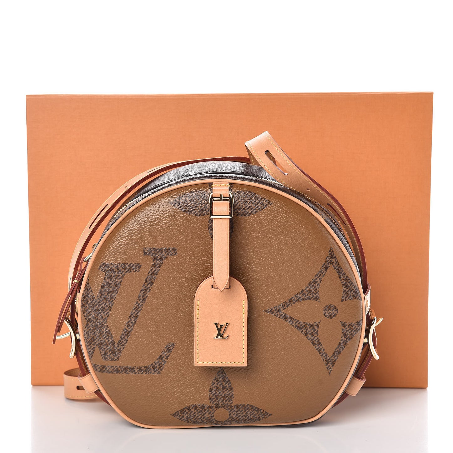 Reverse Monogram Giant Boite Chapeau Souple