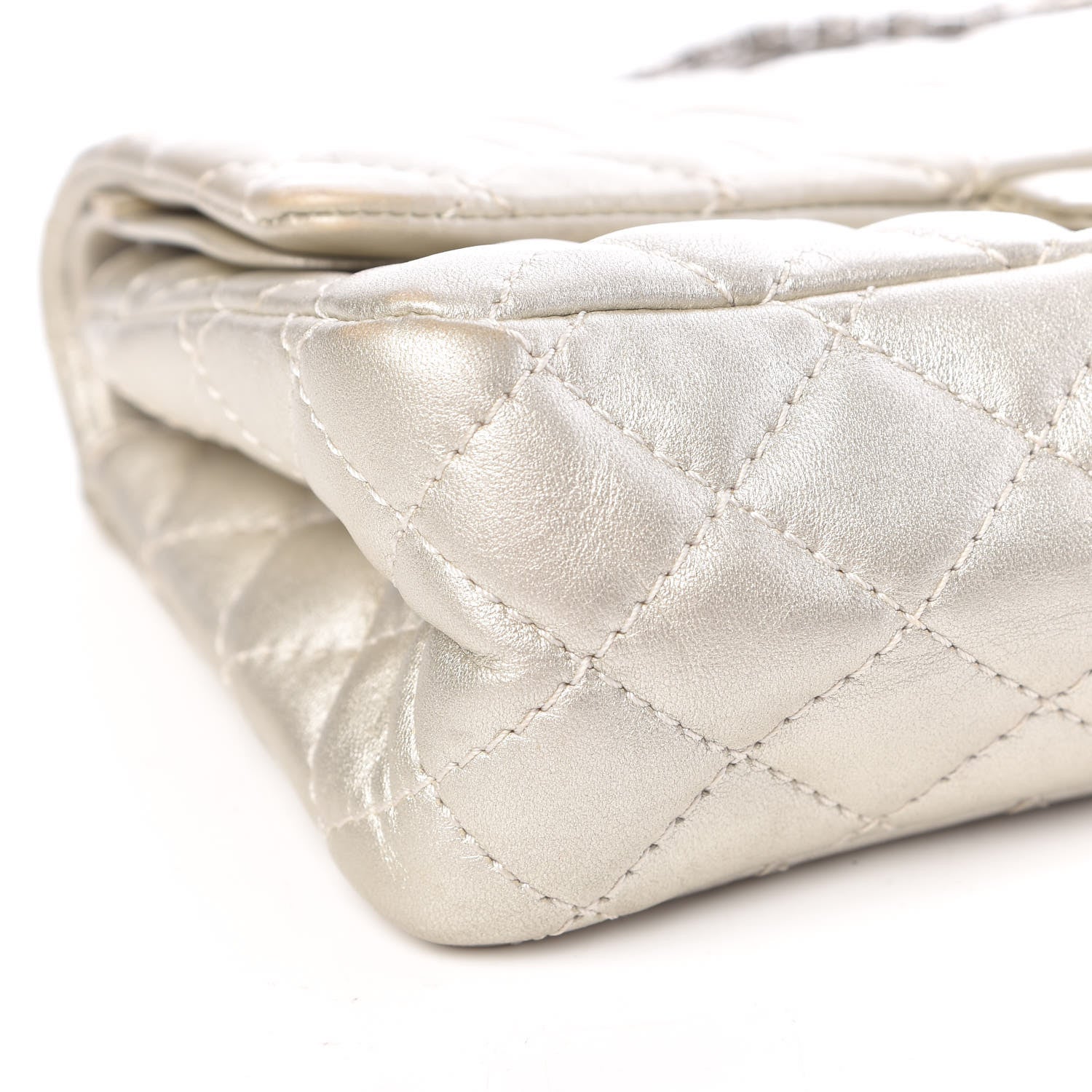 Chanel Metallic Lambskin 2.55 Reissue 225 Flap Pale Gold 13 of 32