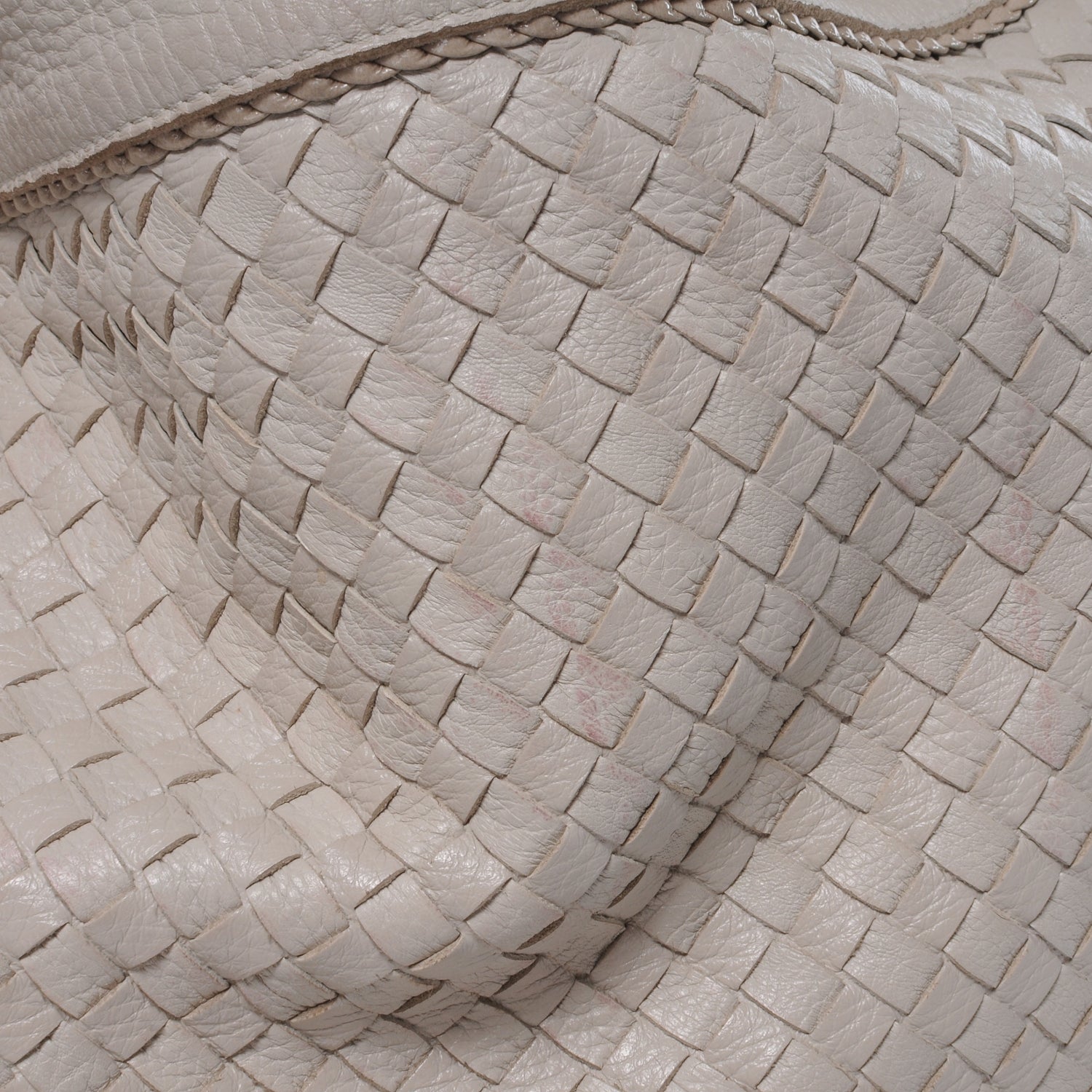 Bottega Veneta Cervo Intrecciato Shoulder Bag Pergamena 4 of 9