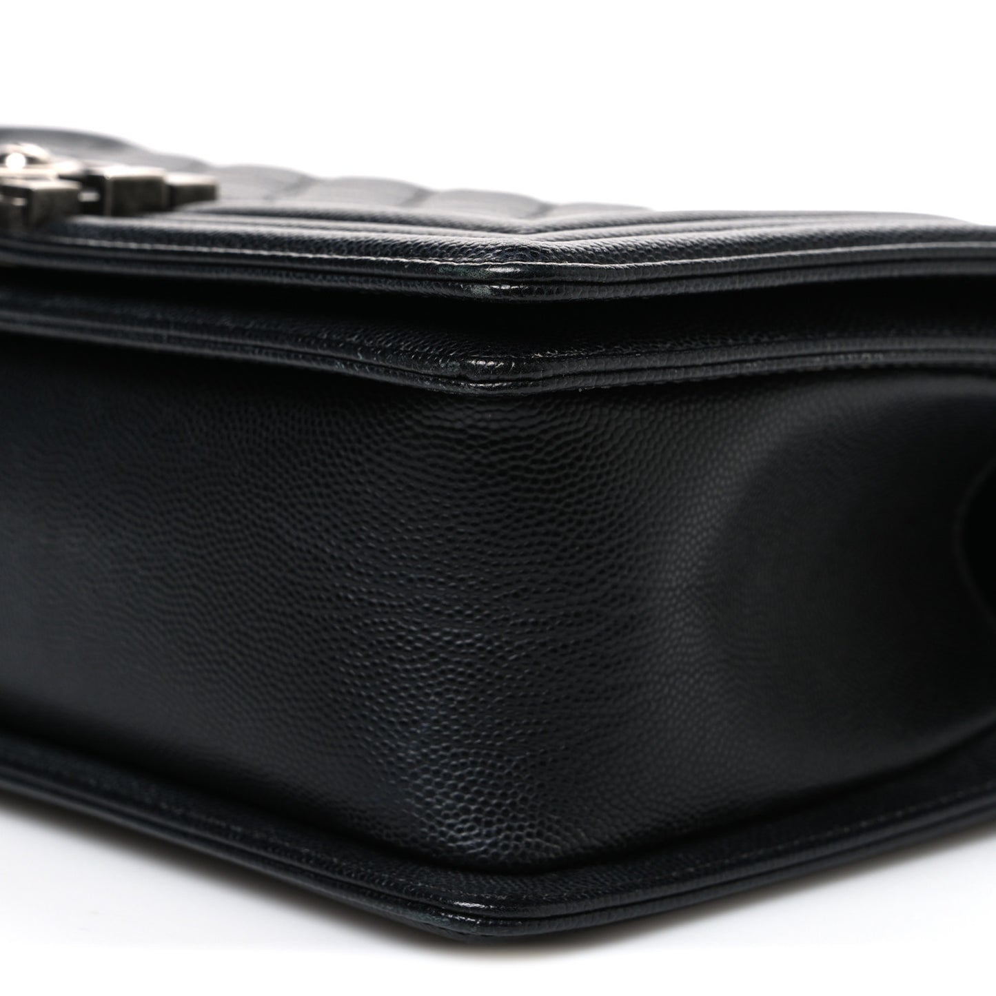 Caviar Quilted Medium Boy Flap Black