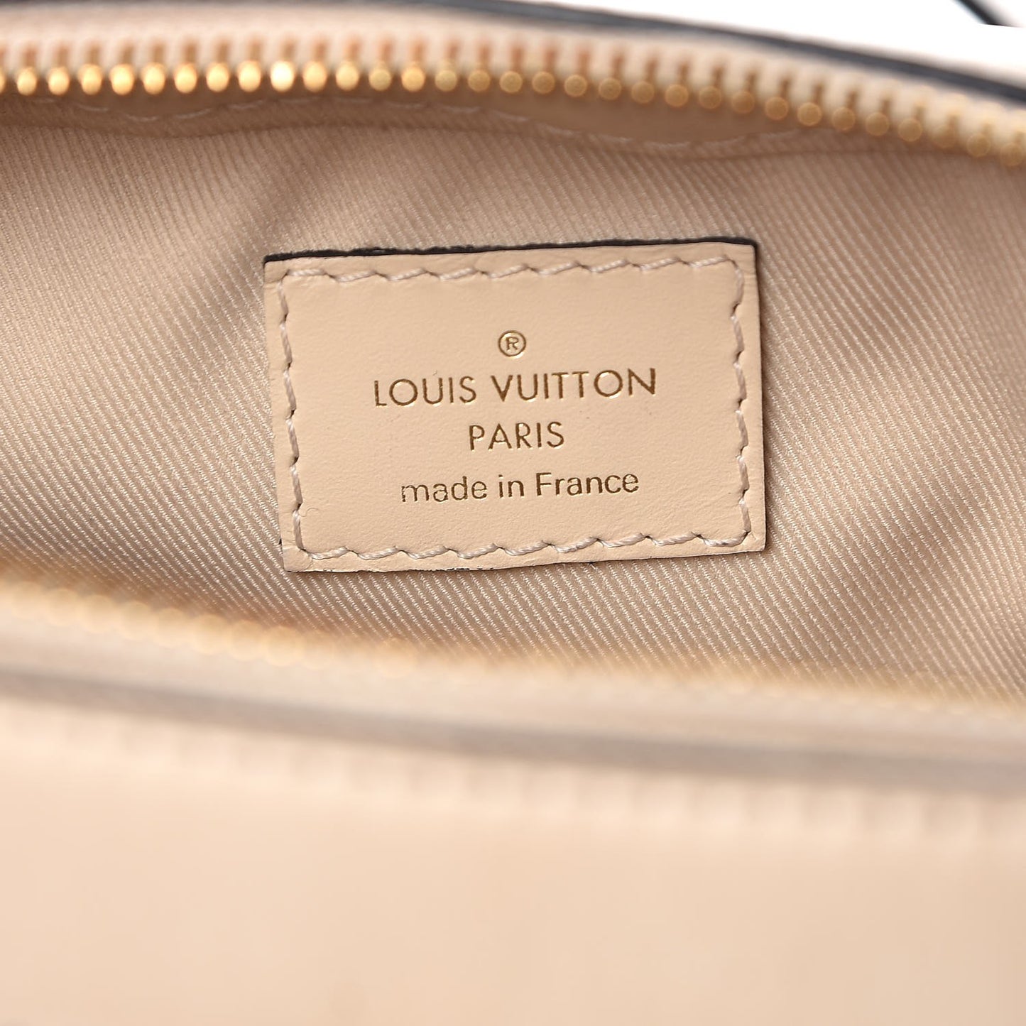 Monogram Saintonge Creme