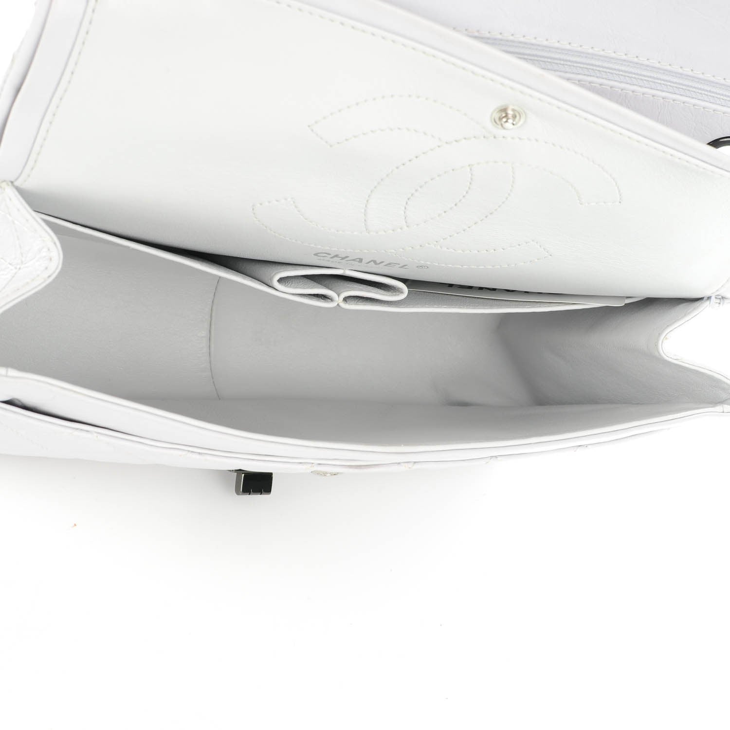 Chanel Aged Calfskin 2.55 Reissue 226 Flap White 5 of 8