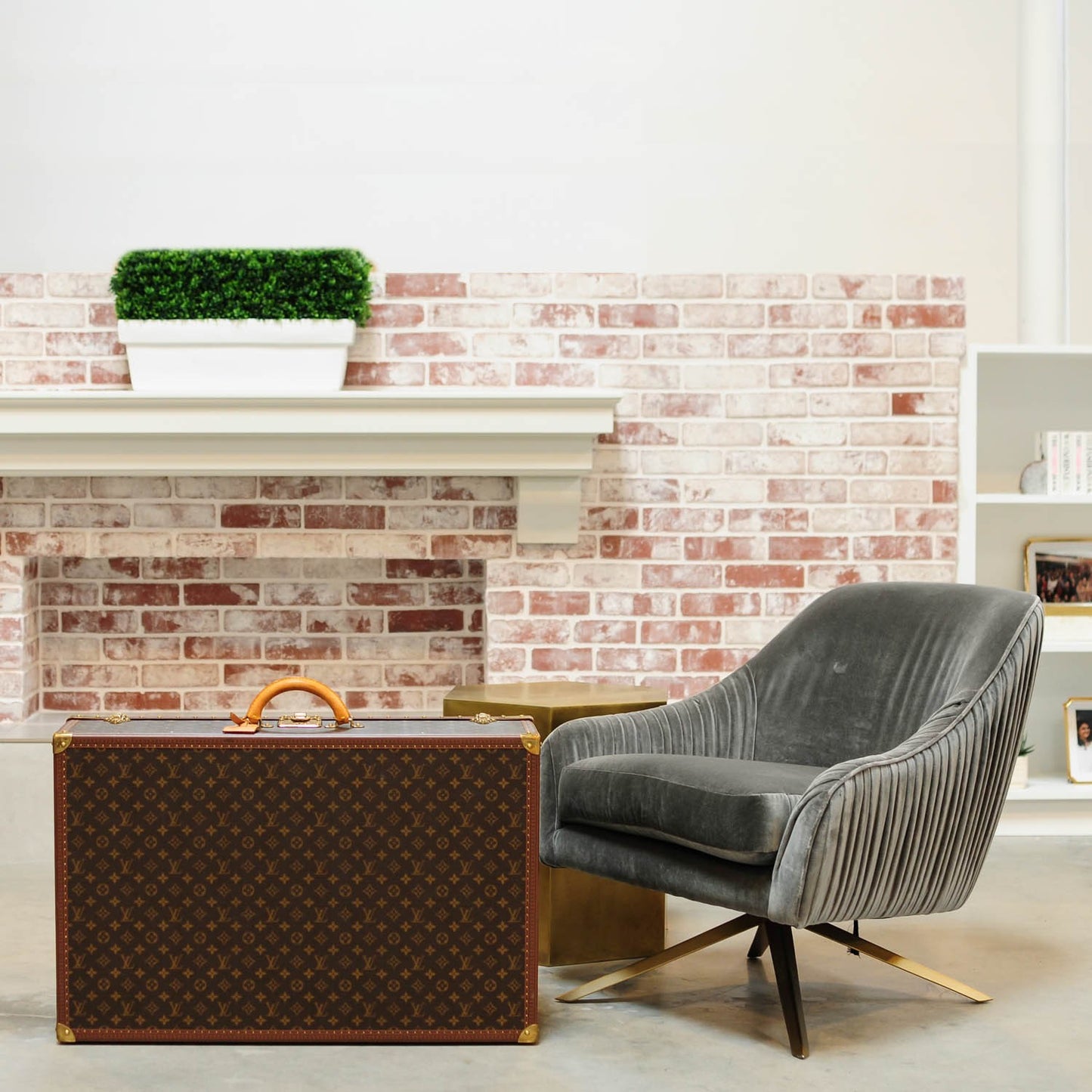 Monogram Alzer 80