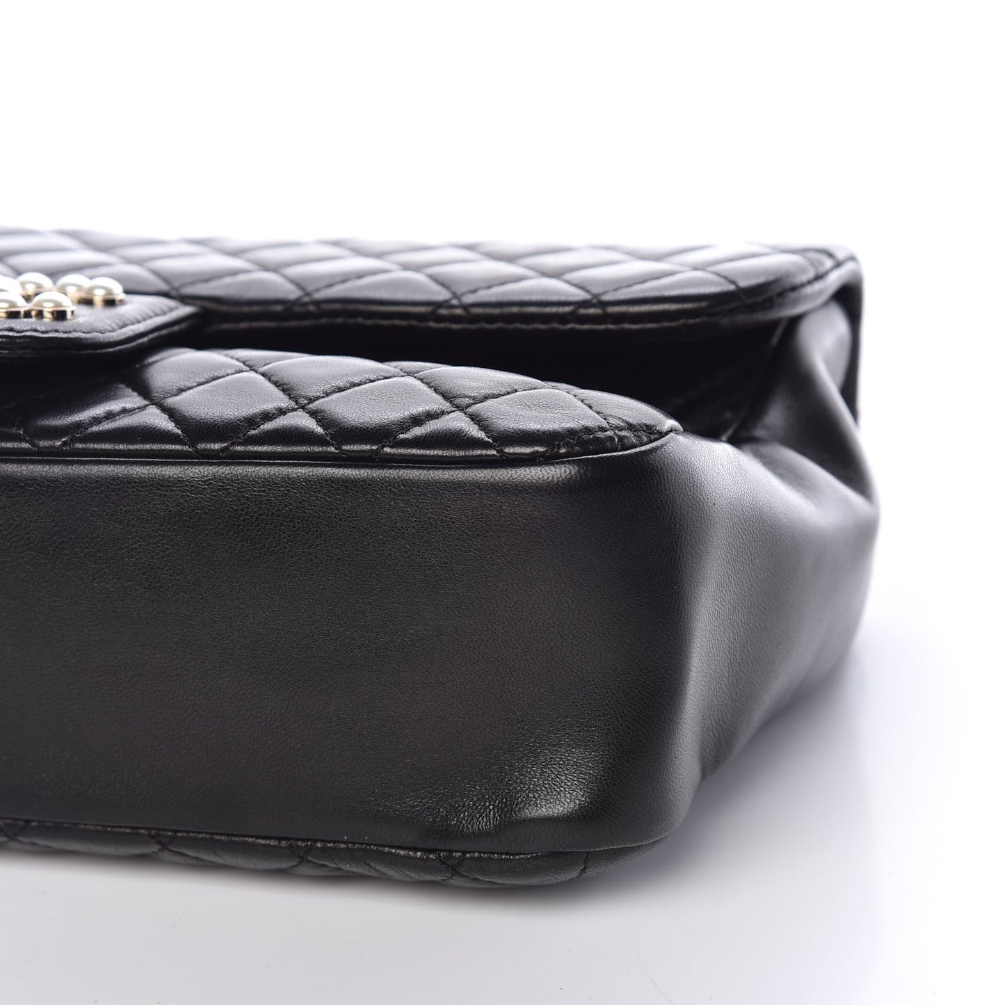 Lambskin Medium Westminster Pearl Flap Black