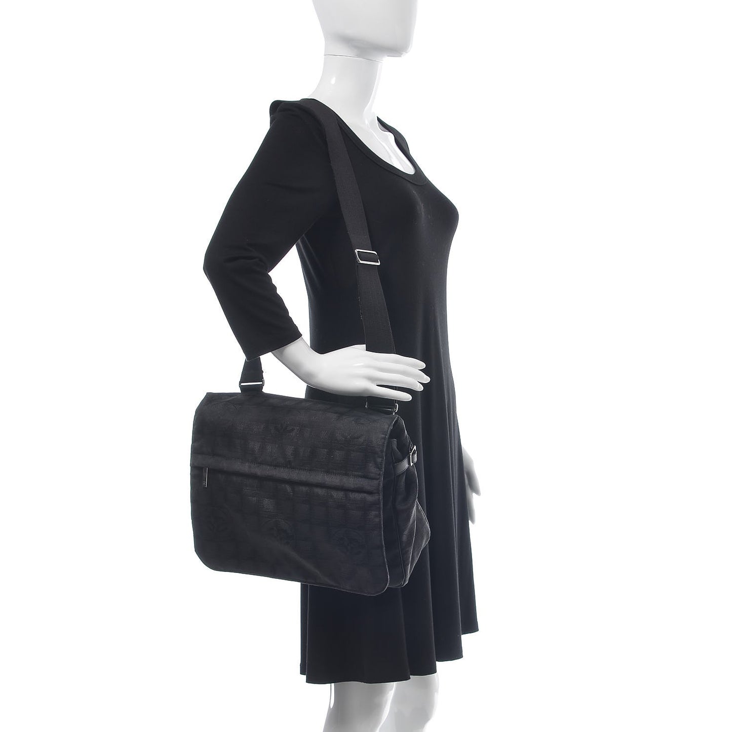 Nylon Travel Messenger Bag Black