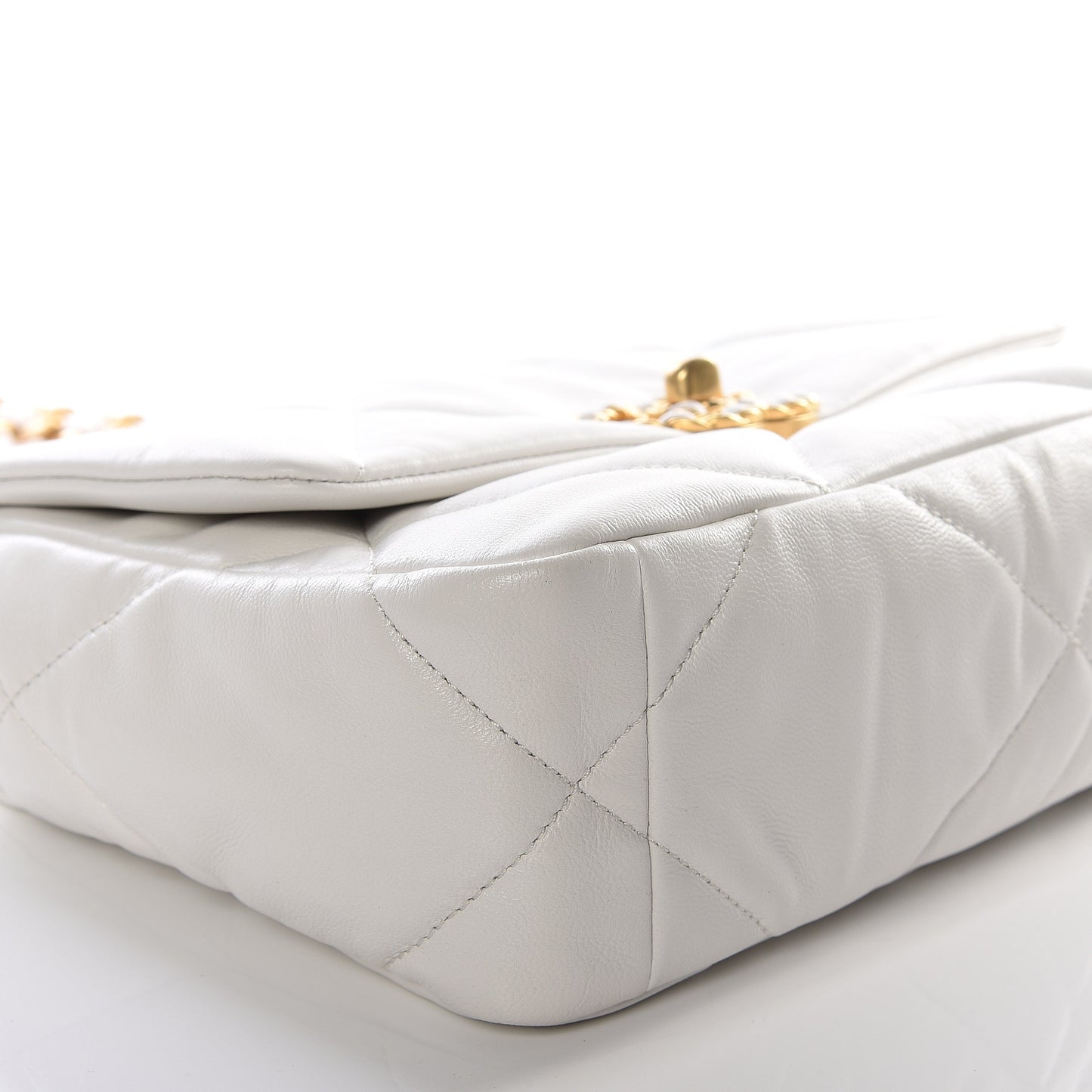 Lambskin Quilted Medium 19 Flap White
