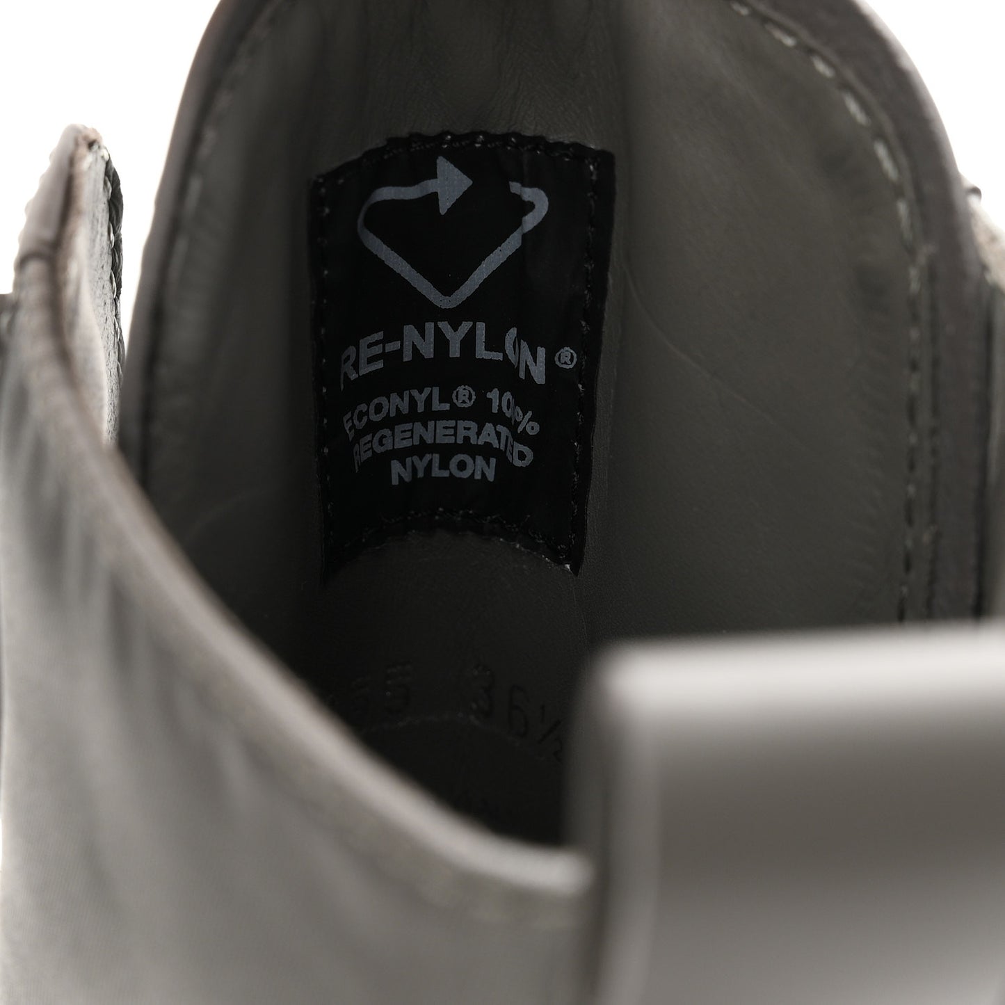 Spazzolato Rois Re-Nylon Metal Triangle Logo Monolith Pouch Pocket 55mm Boots 36.5 Marmo