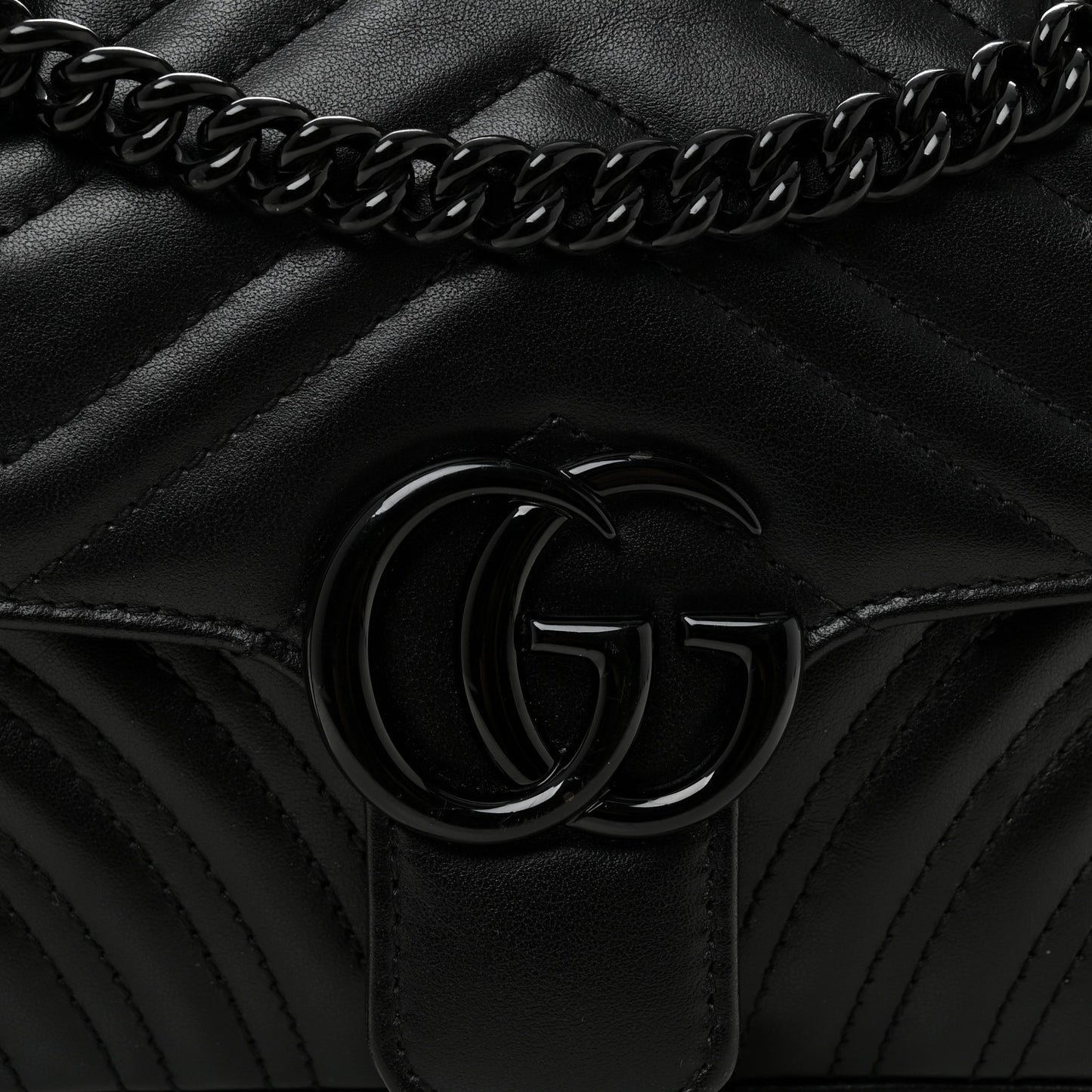 Calfskin Matelasse Monochrome Mini GG Marmont Shoulder Bag Black