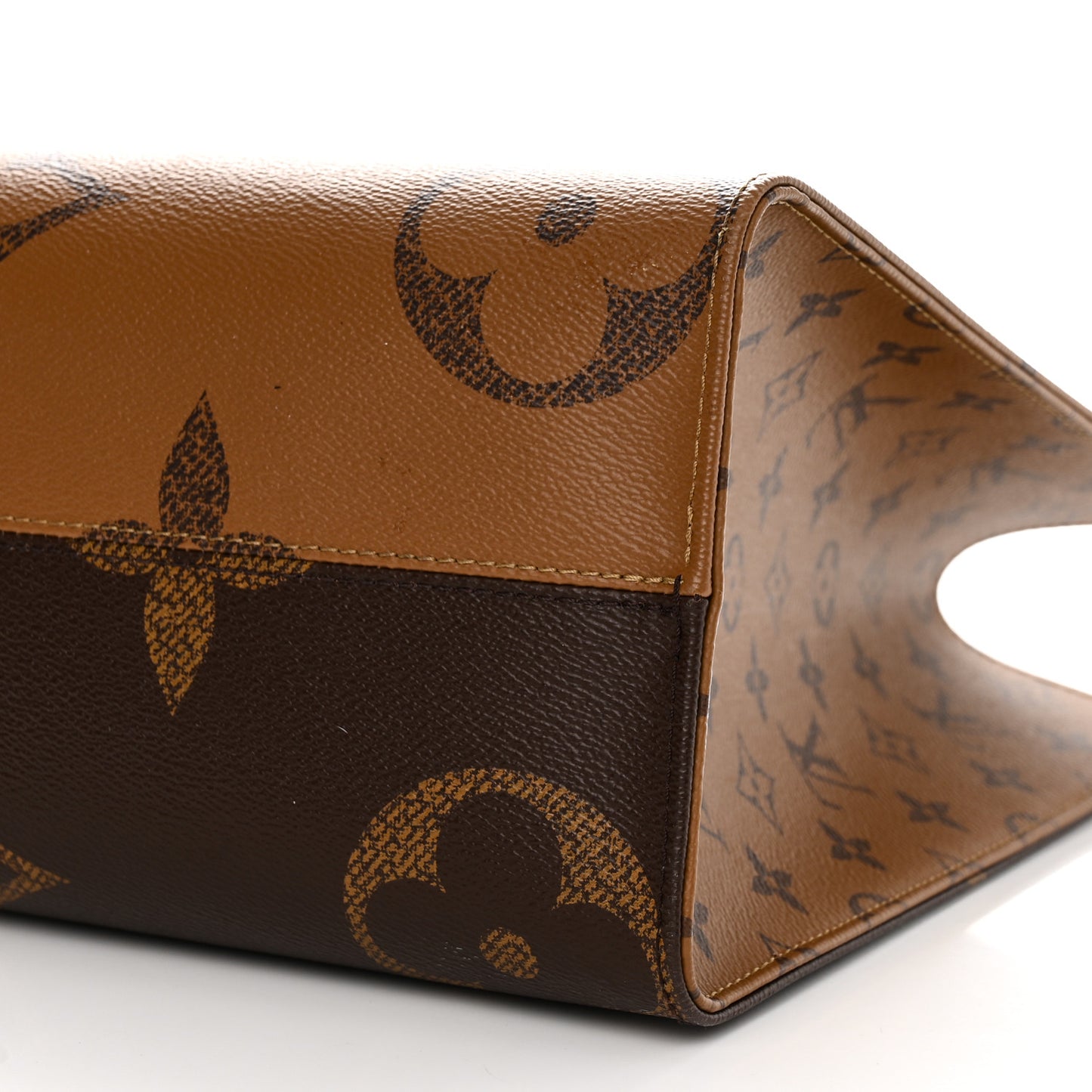 Reverse Monogram Giant Onthego MM