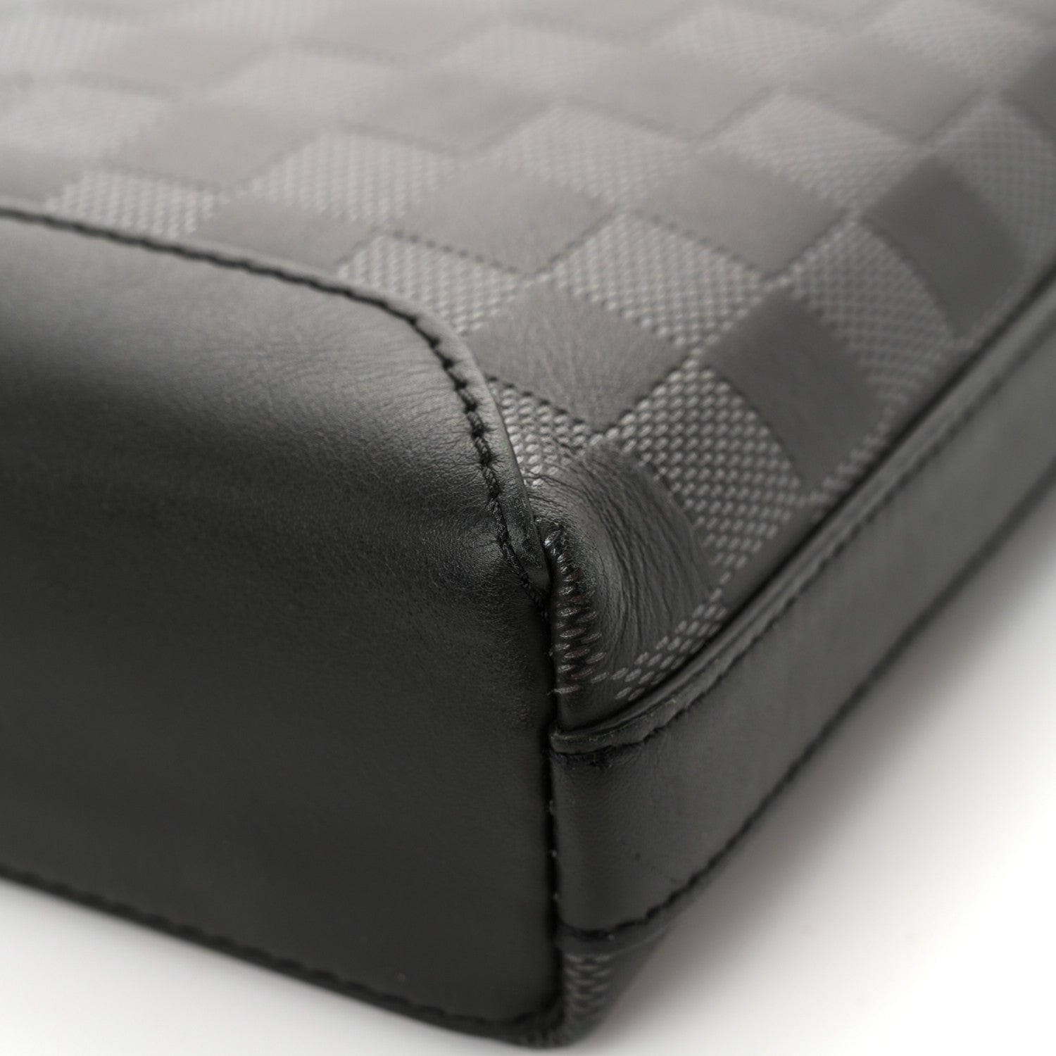 Louis Vuitton Damier Infini Discovery Messenger BB Onyx 11 of 11