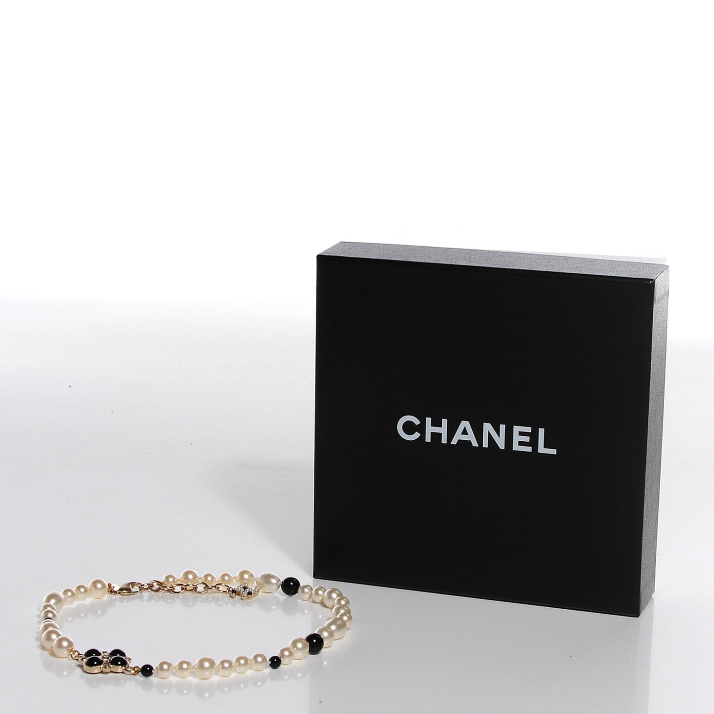Pearl Crystal CC Short Necklace Gold Black