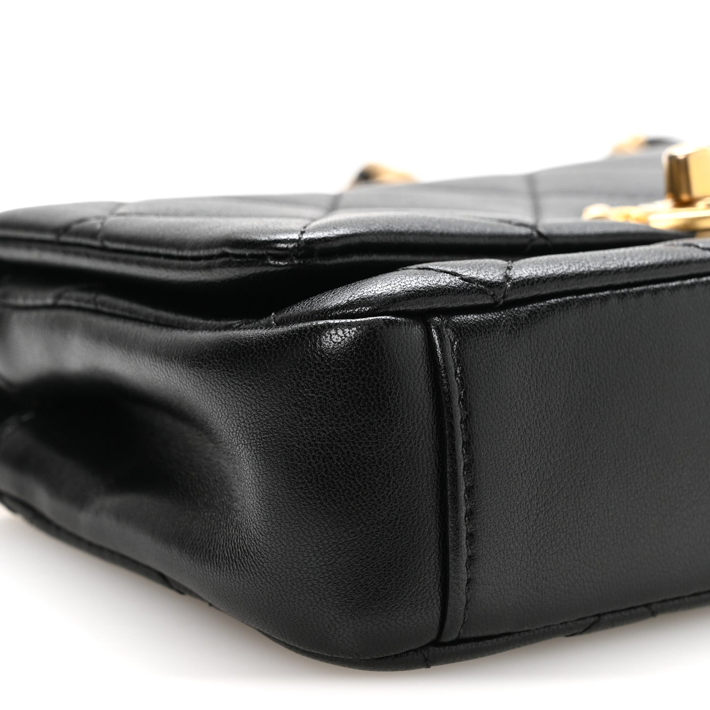 Shiny Lambskin Small Chain Is More Flap Black