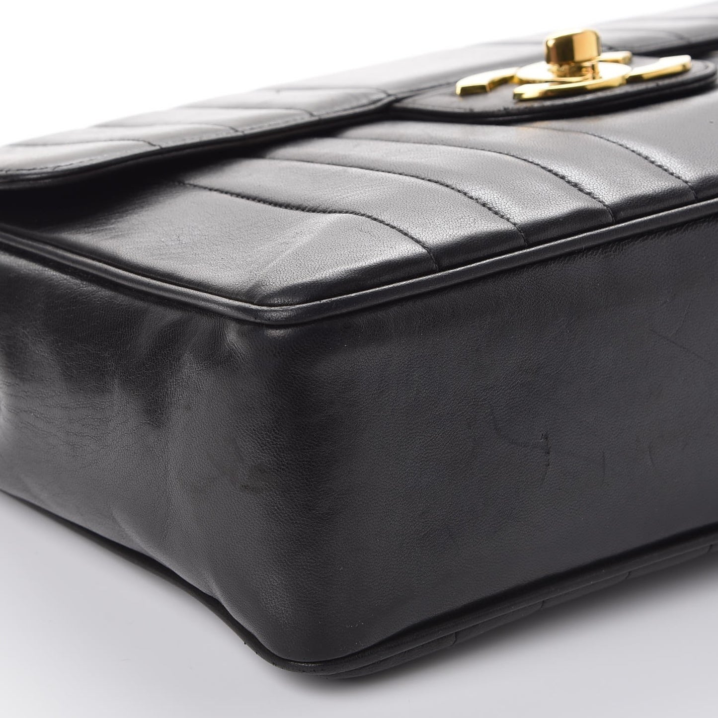 Lambskin Vertical Quilt Jumbo Single Flap Black
