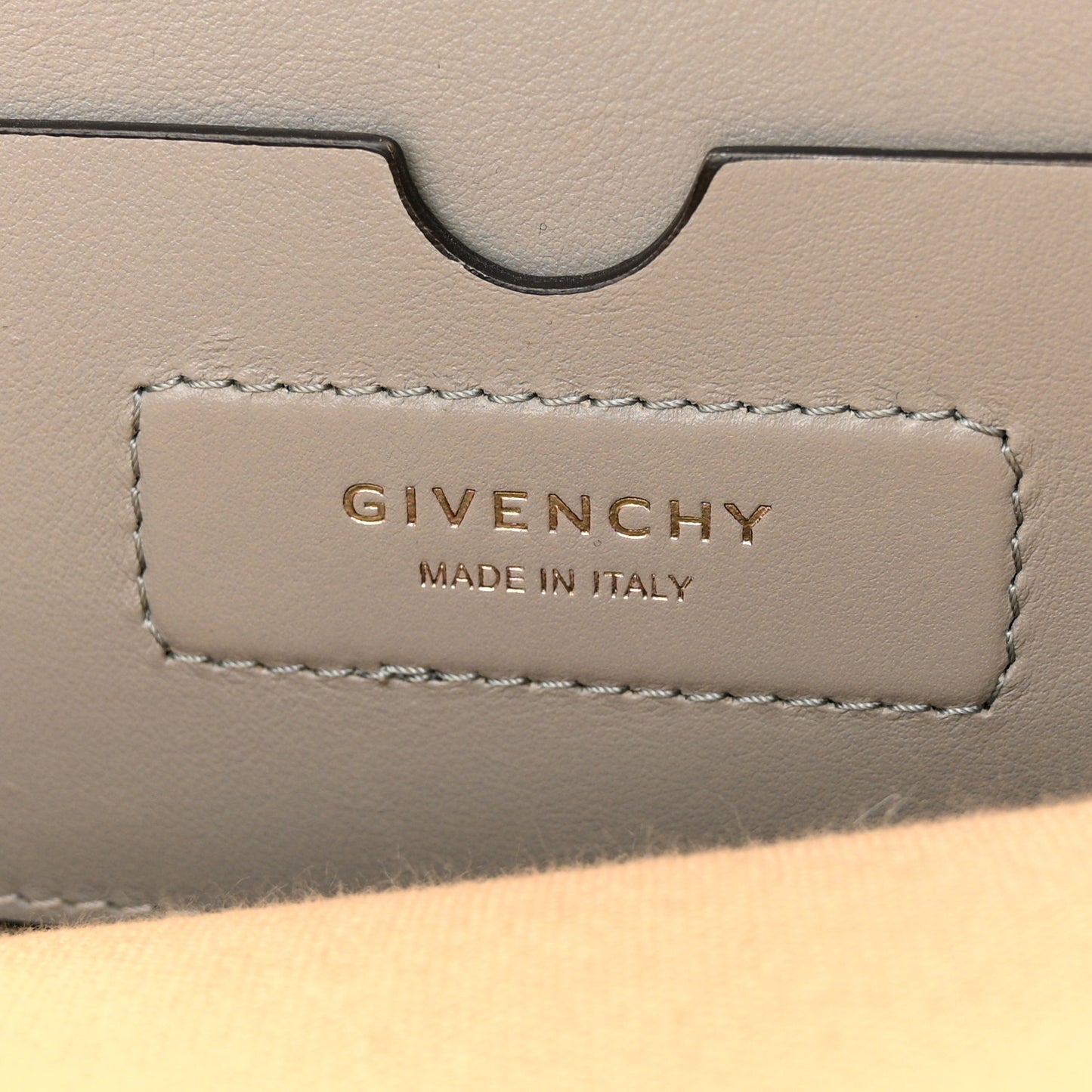 Soft Calfskin Medium Soft Antigona Pearl Grey